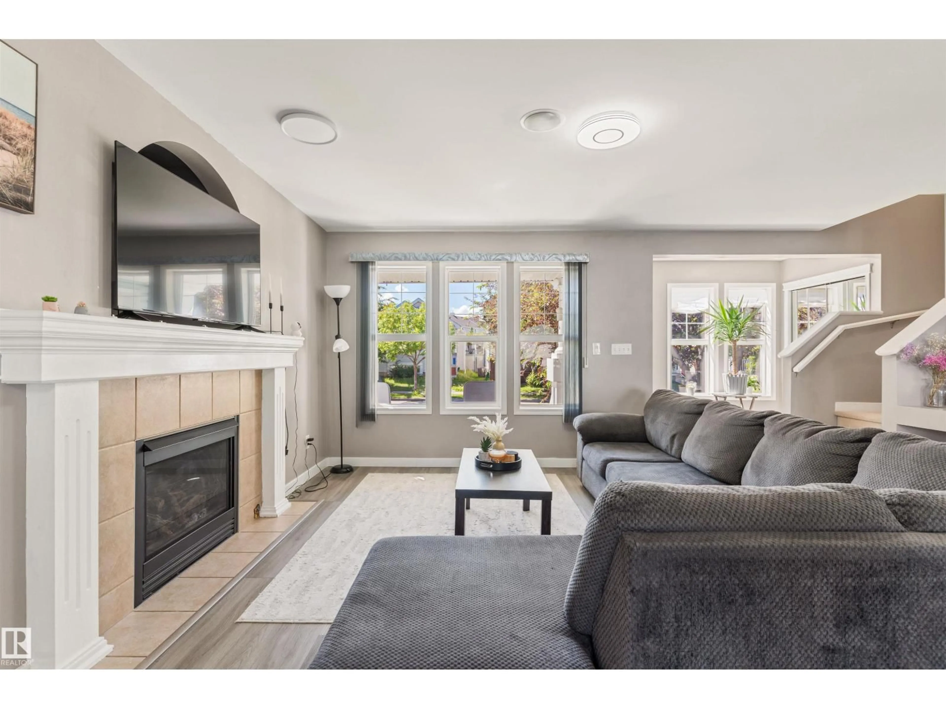 Living room with furniture, unknown for SW - 7824 14 AV, Edmonton Alberta T6X1H3