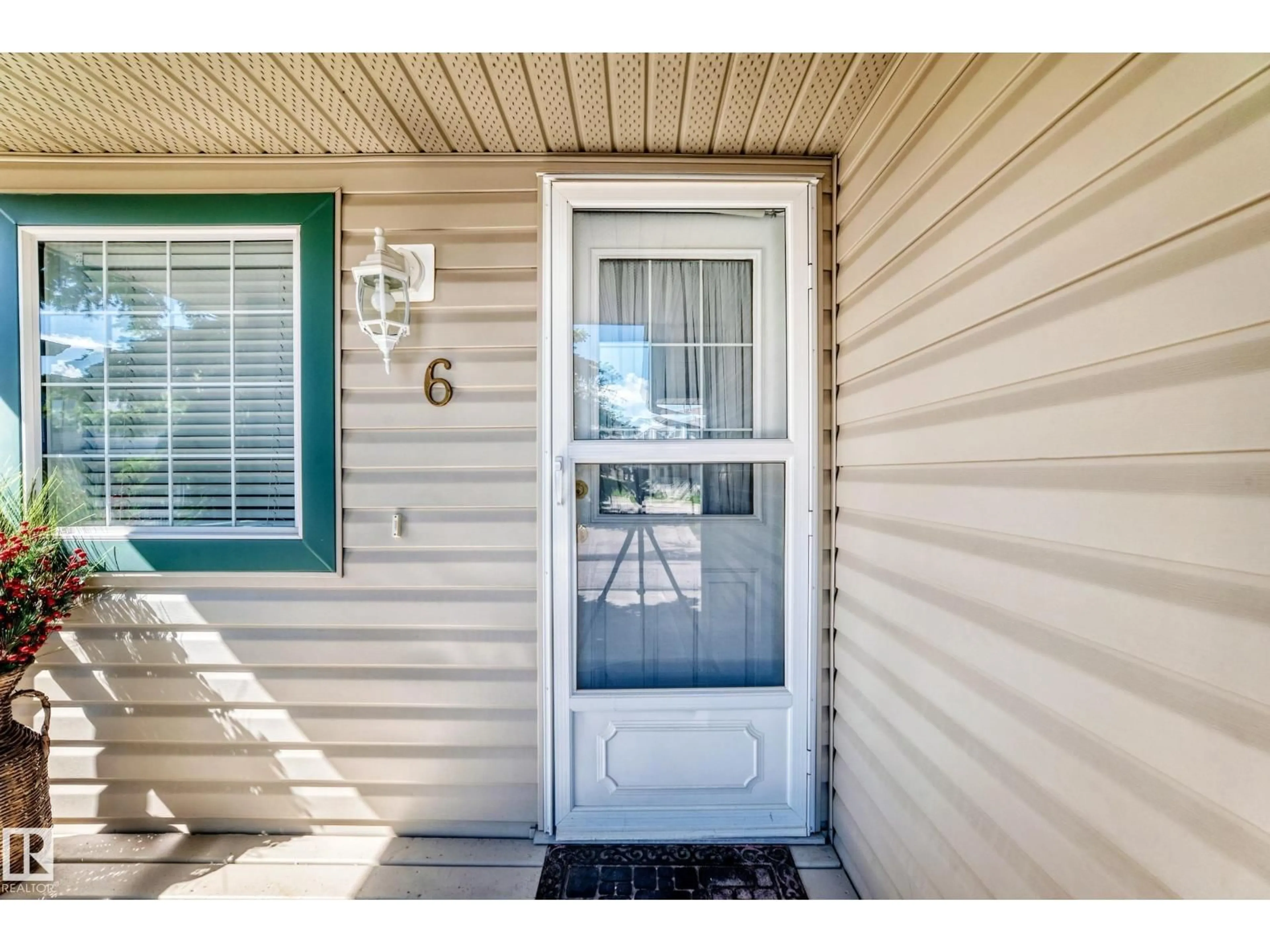 Indoor entryway for #6 - 14803 MILLER BV, Edmonton Alberta T5Y3A4