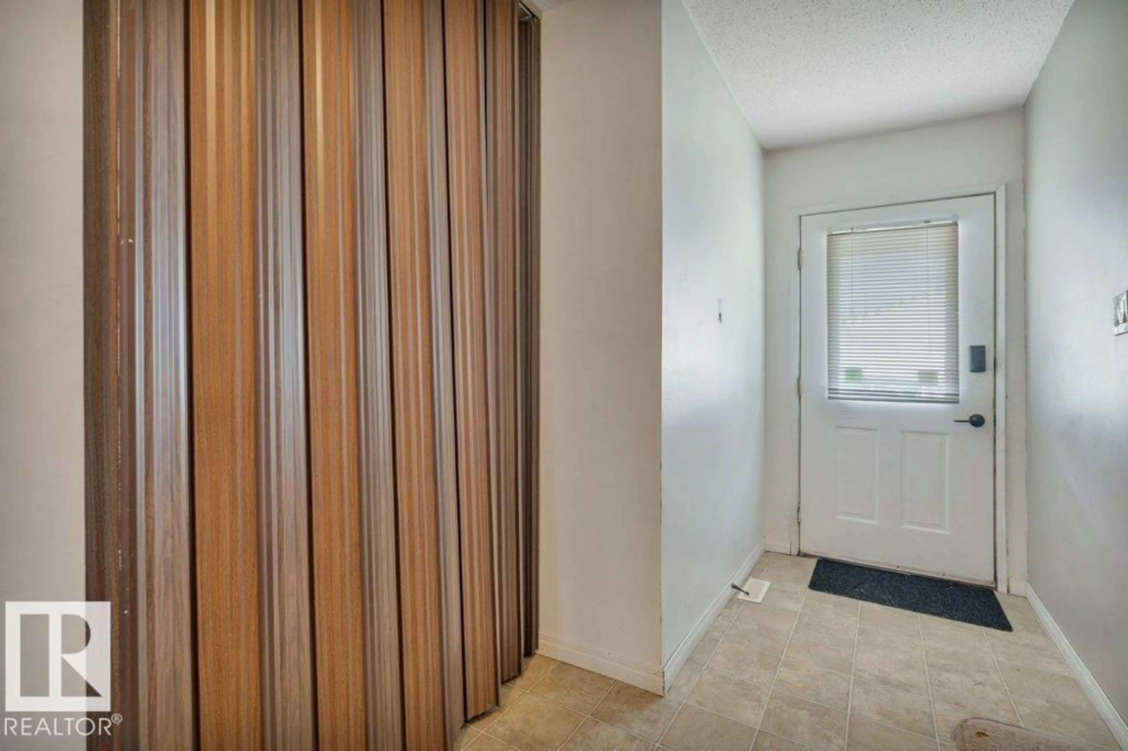 Unknown for 540 WILLOW CT, Edmonton Alberta T5T2K7