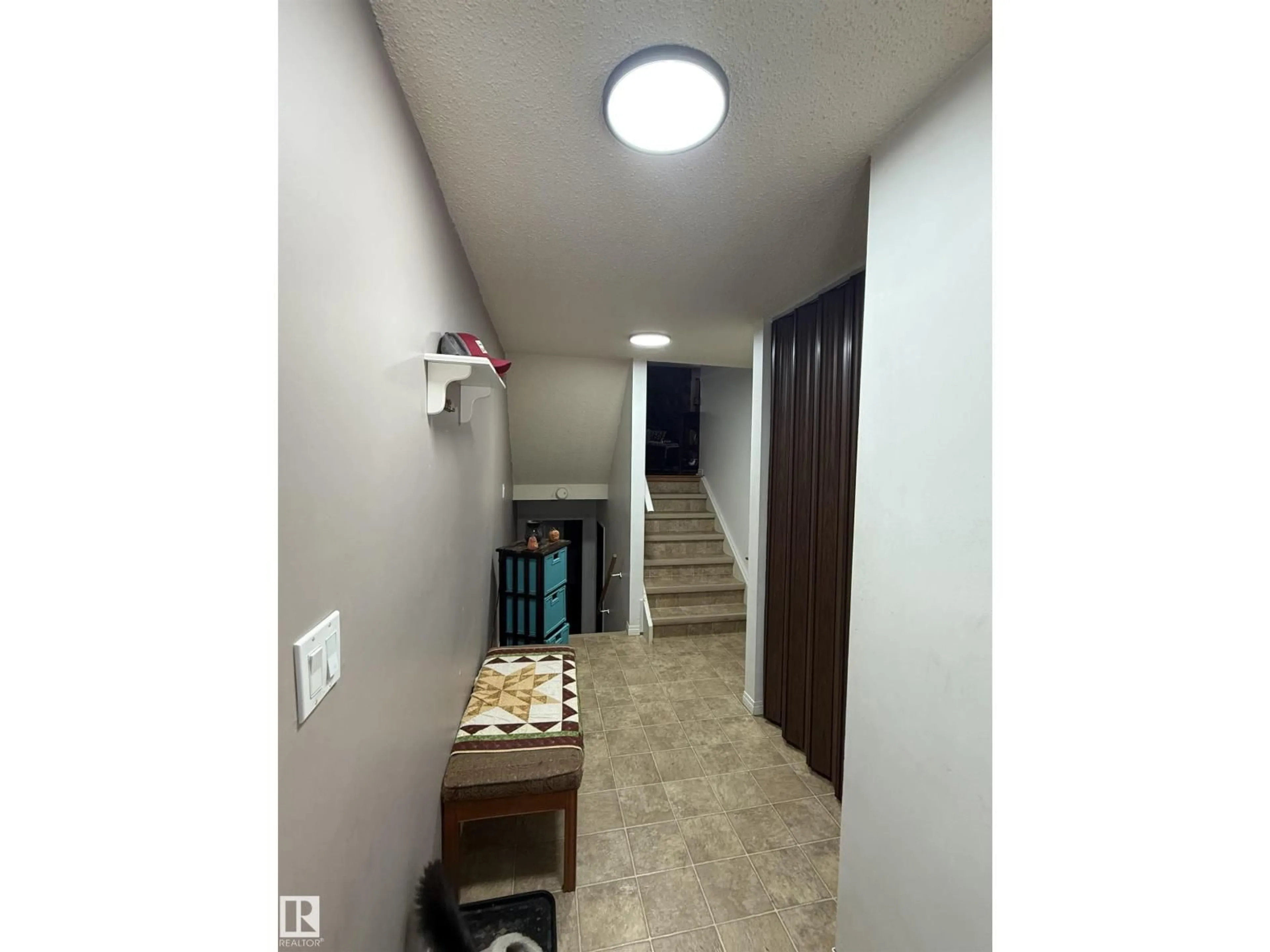 Unknown for 540 WILLOW CT, Edmonton Alberta T5T2K7