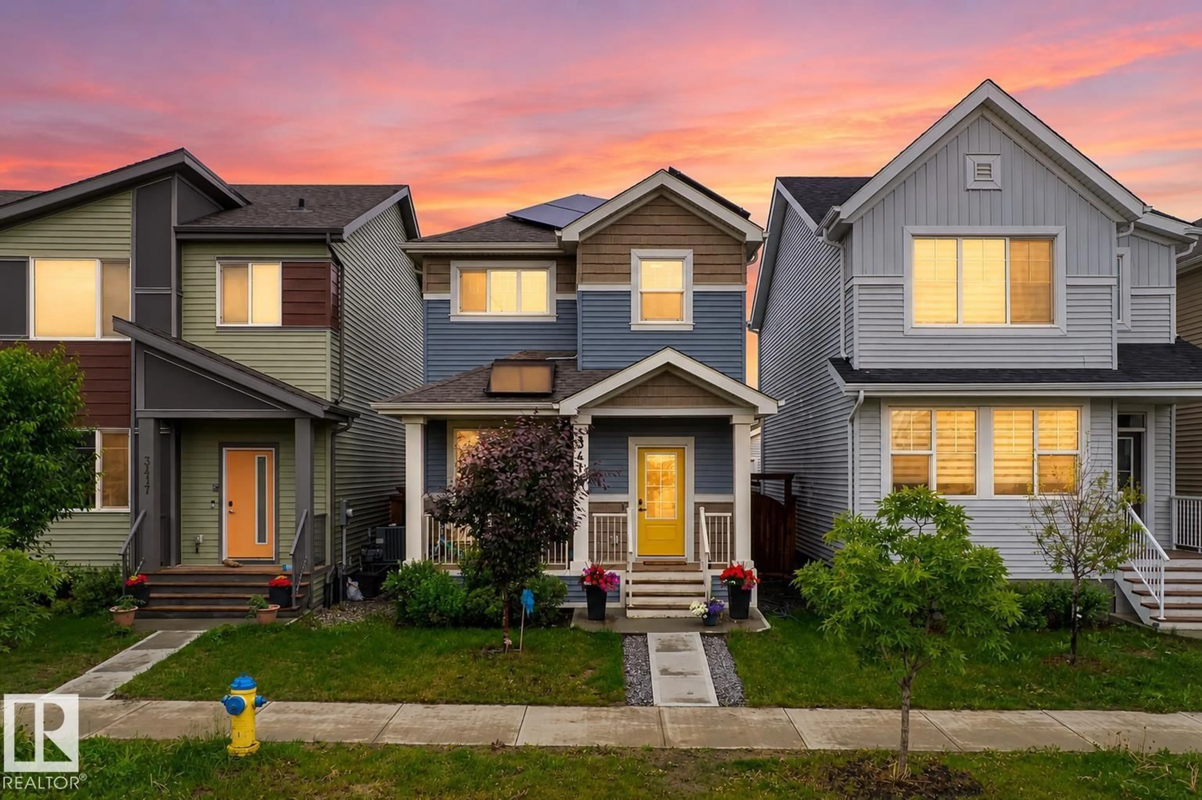 Home with vinyl exterior material, street for NW - 3415 ERLANGER BN, Edmonton Alberta T6M3A5
