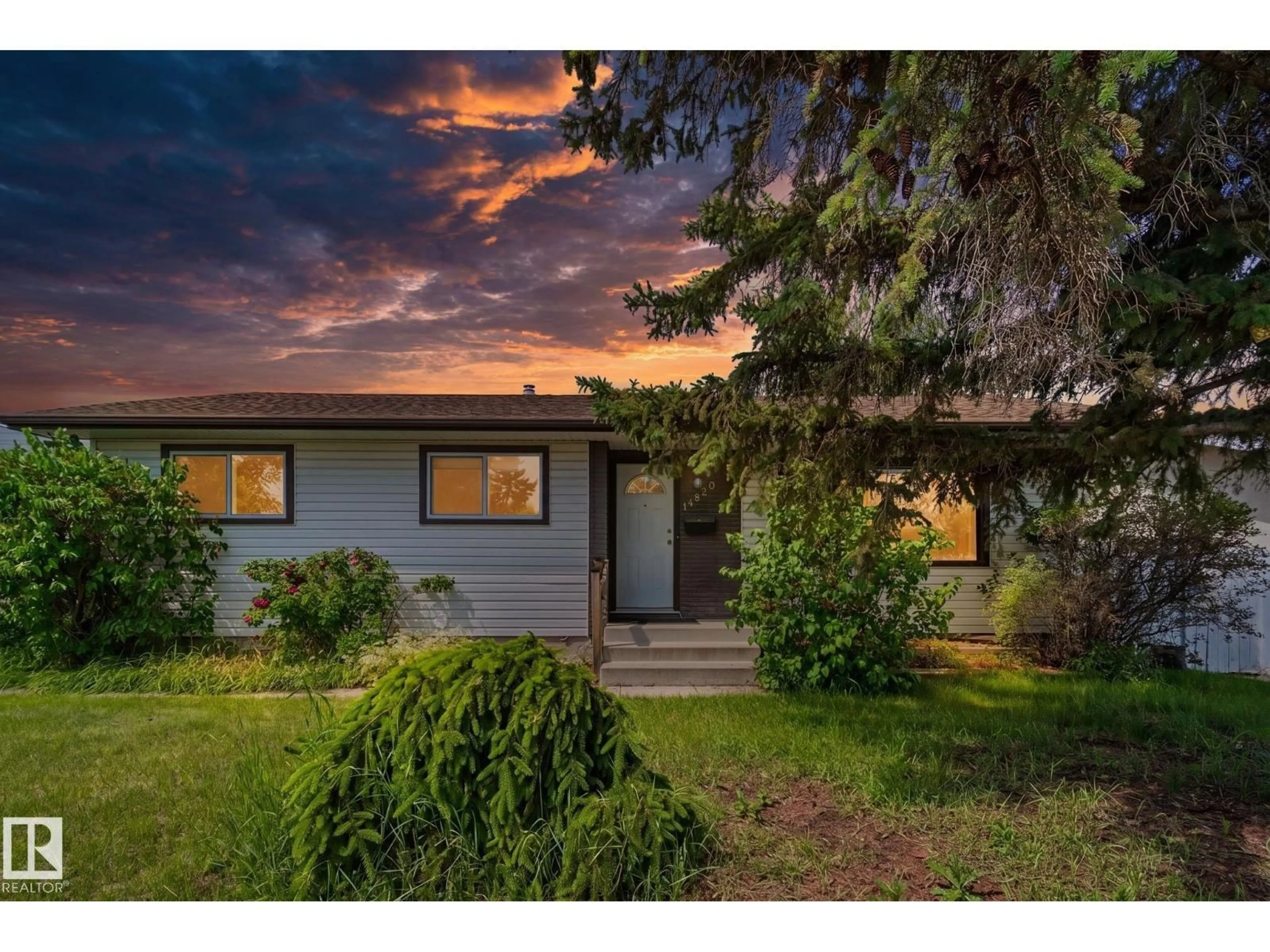 Home with vinyl exterior material, street for NW - 14820 75A ST, Edmonton Alberta T5C1A5