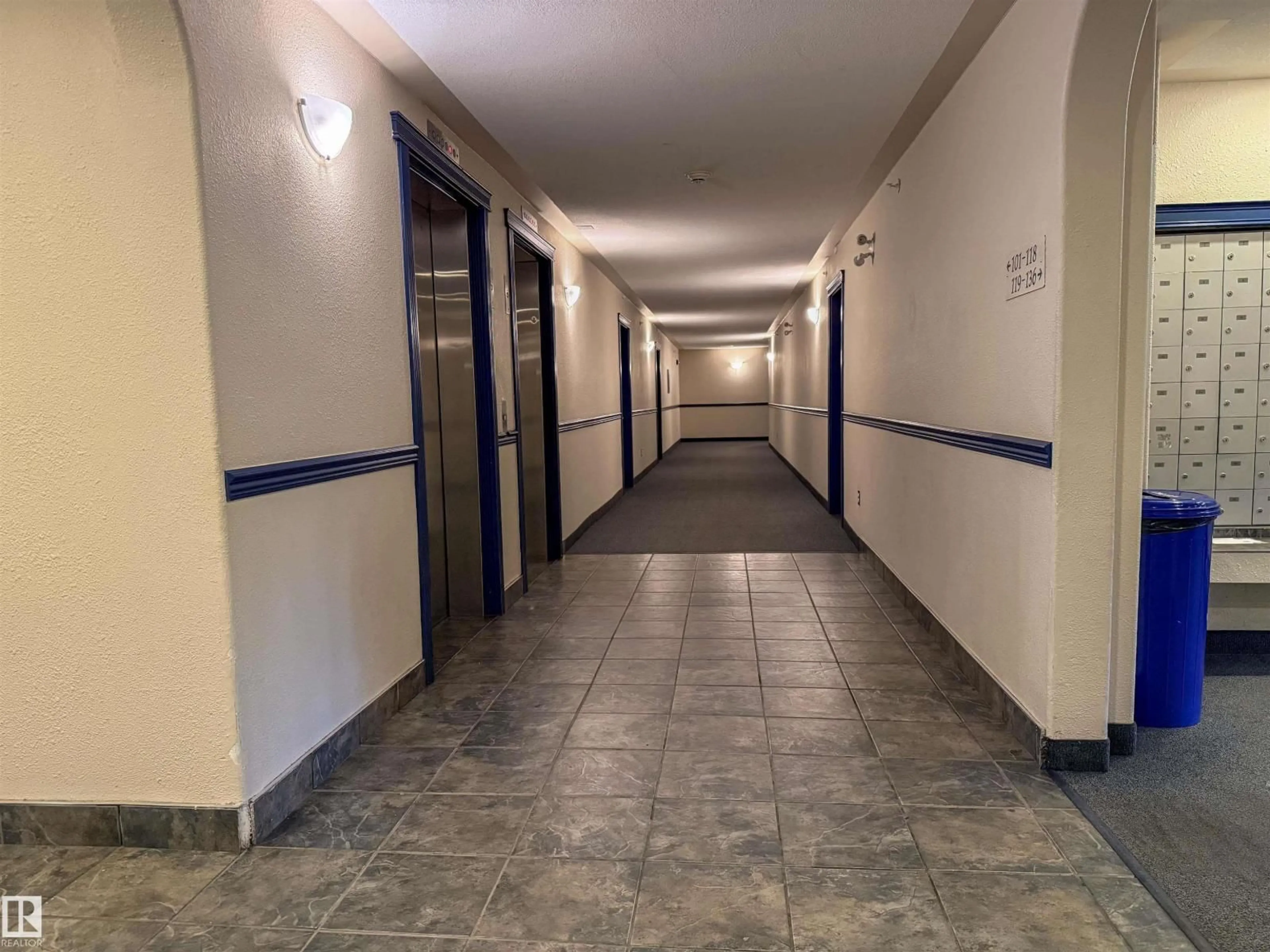 Indoor foyer for 515 - 11325 83 ST, Edmonton Alberta T5B4W5