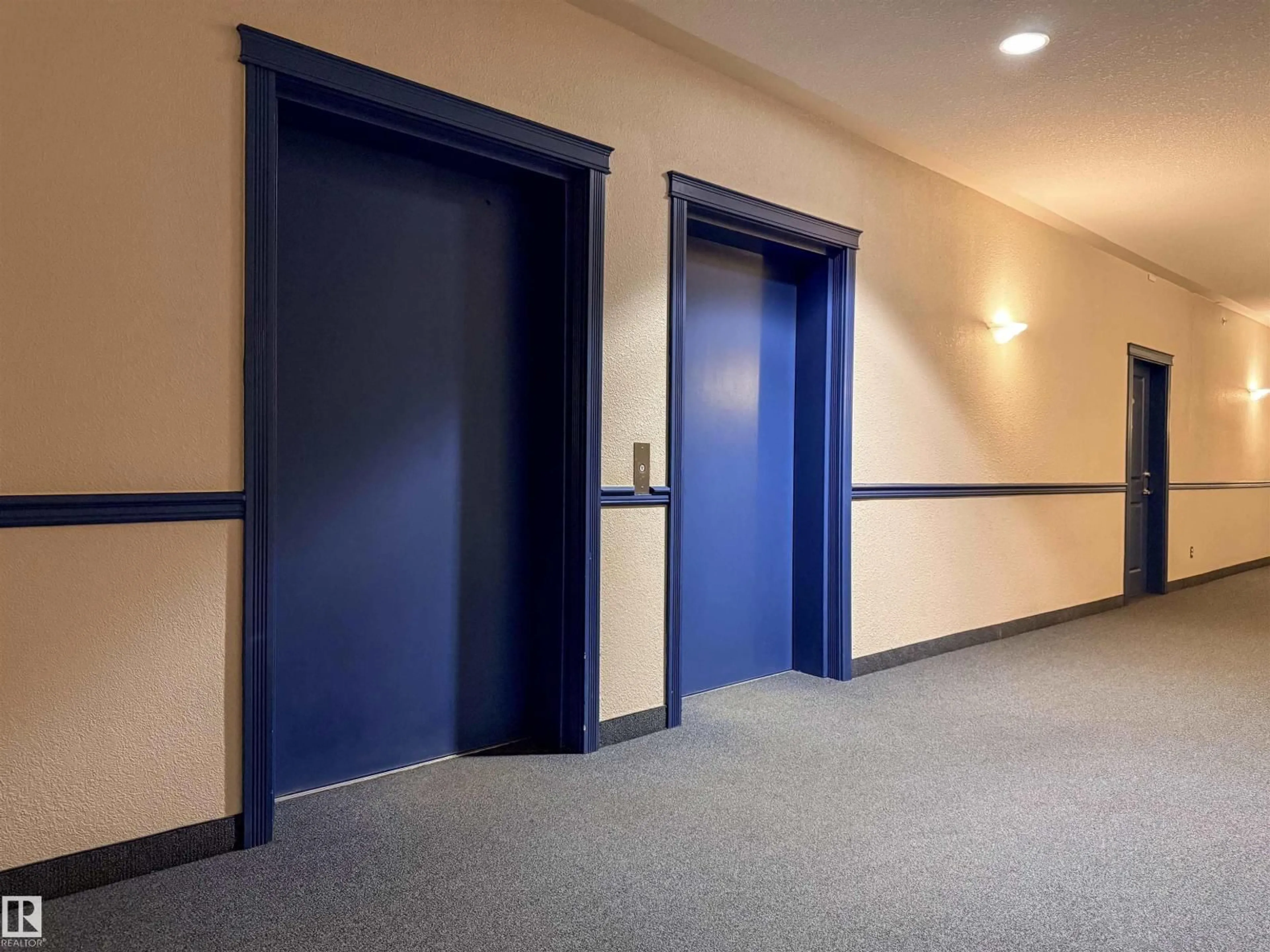 Indoor foyer for 515 - 11325 83 ST, Edmonton Alberta T5B4W5