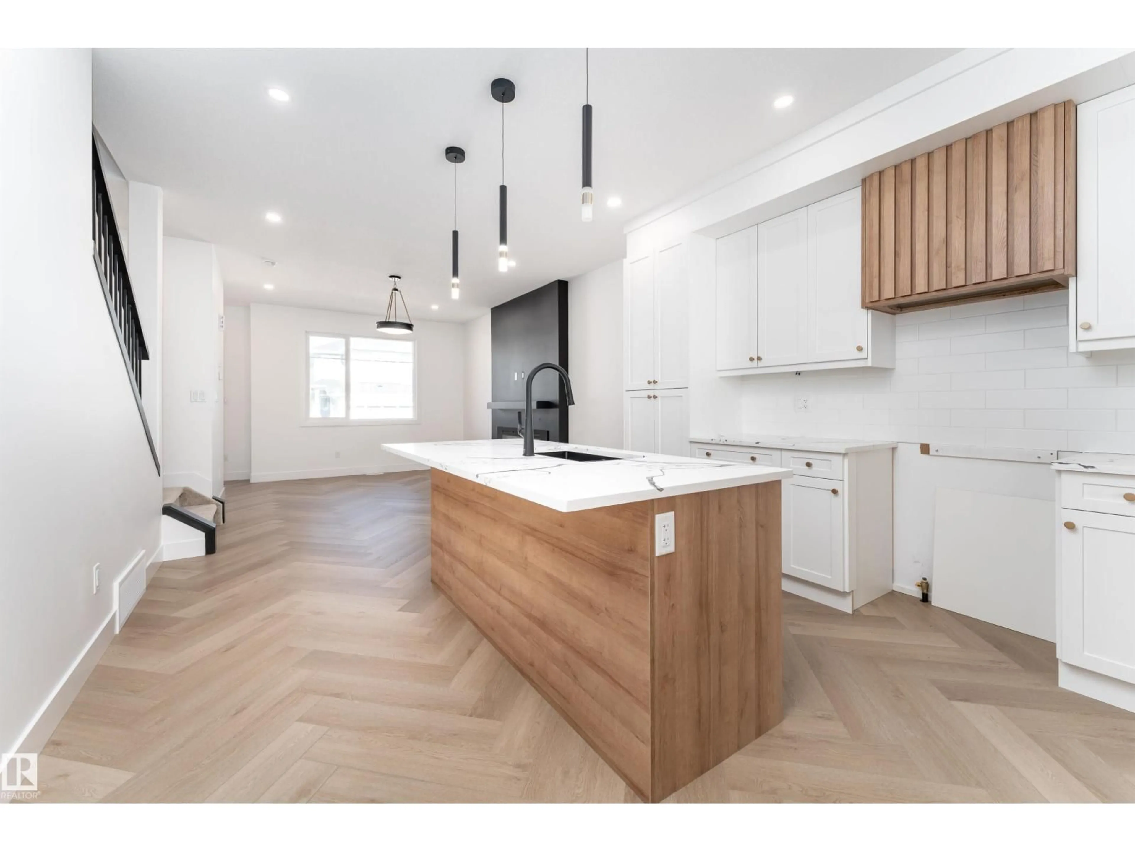 Open concept kitchen, unknown for 533 ROBINSON BV, Leduc Alberta T9E1P8