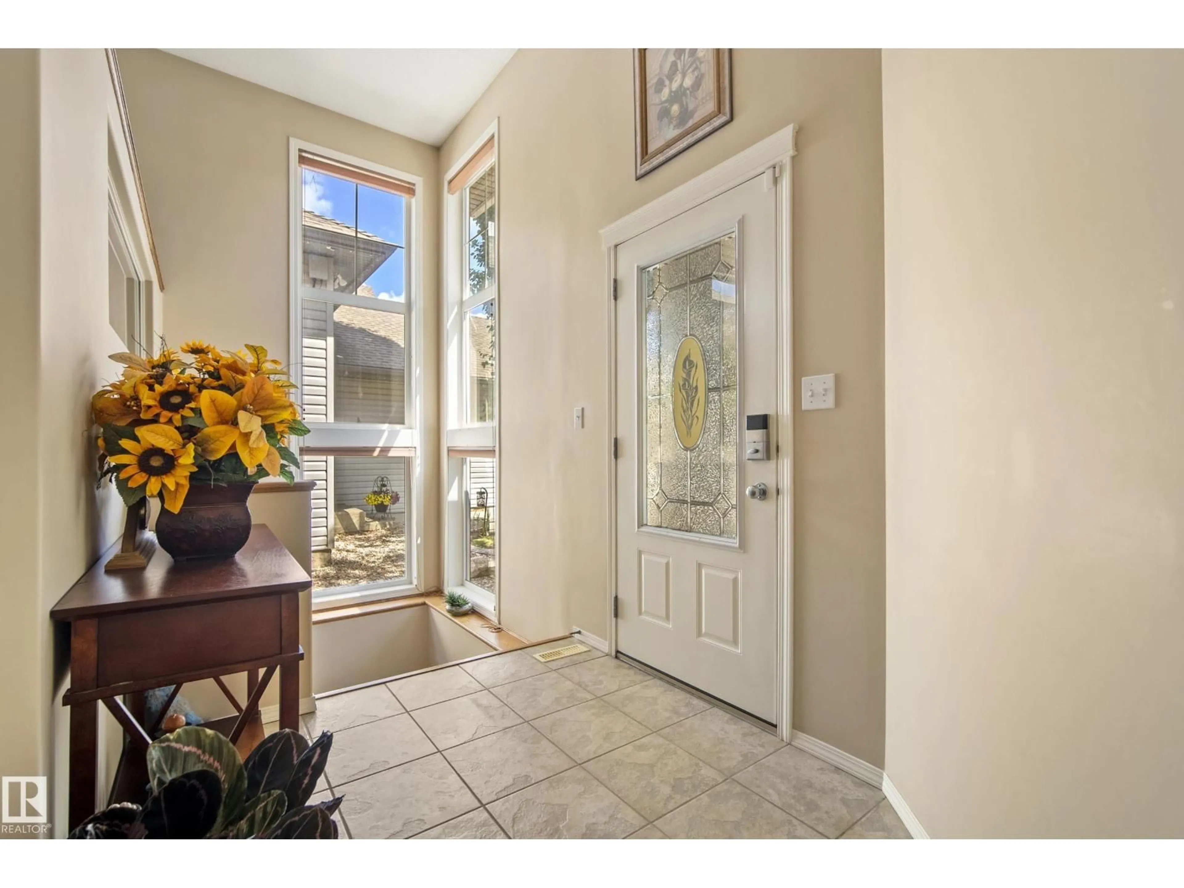 Indoor entryway for 84 RIDGEHAVEN CR, Sherwood Park Alberta T8A6J2