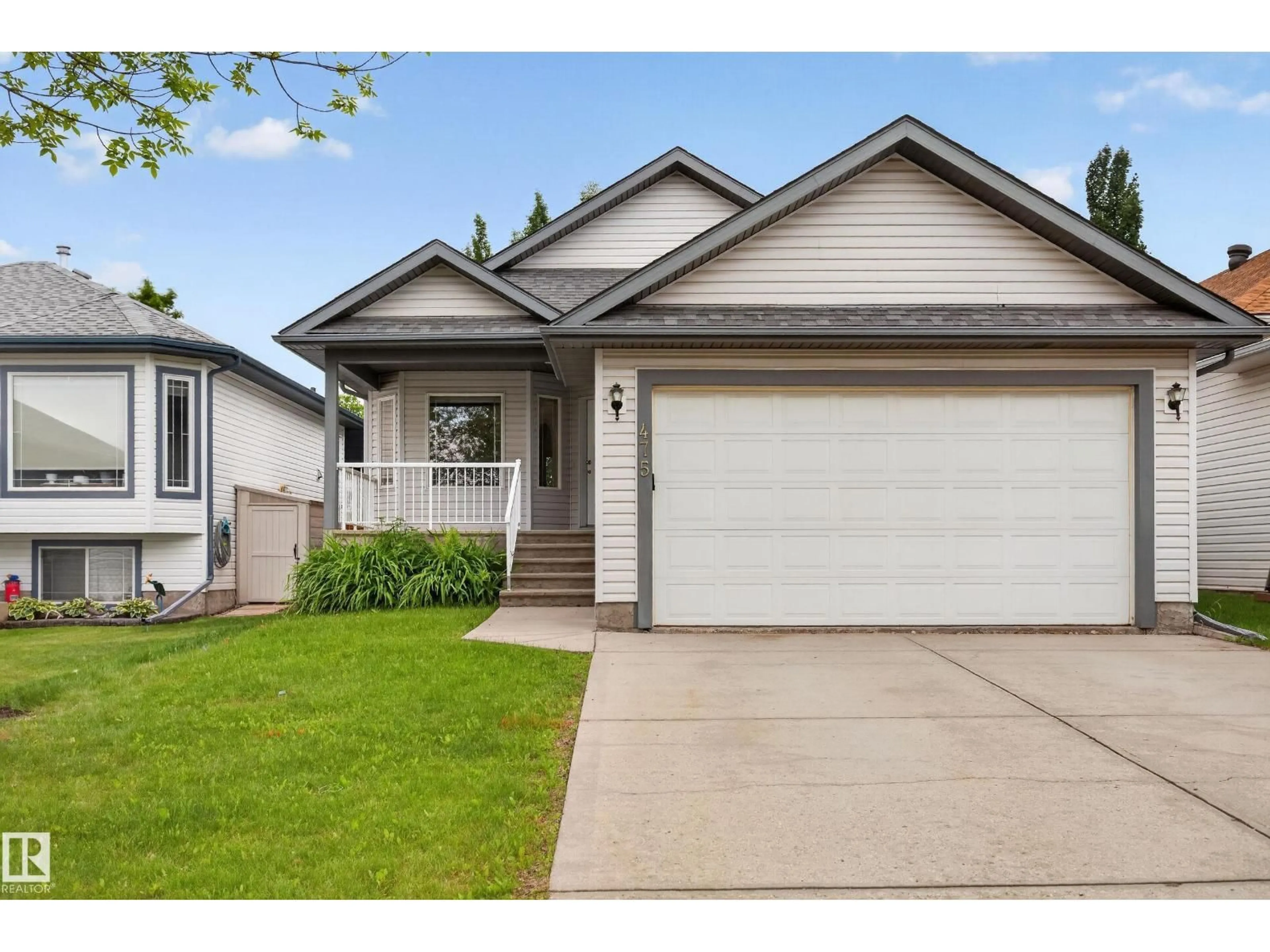 Home with vinyl exterior material, street for 475 HIGHWOOD BV, Devon Alberta T9G2G4
