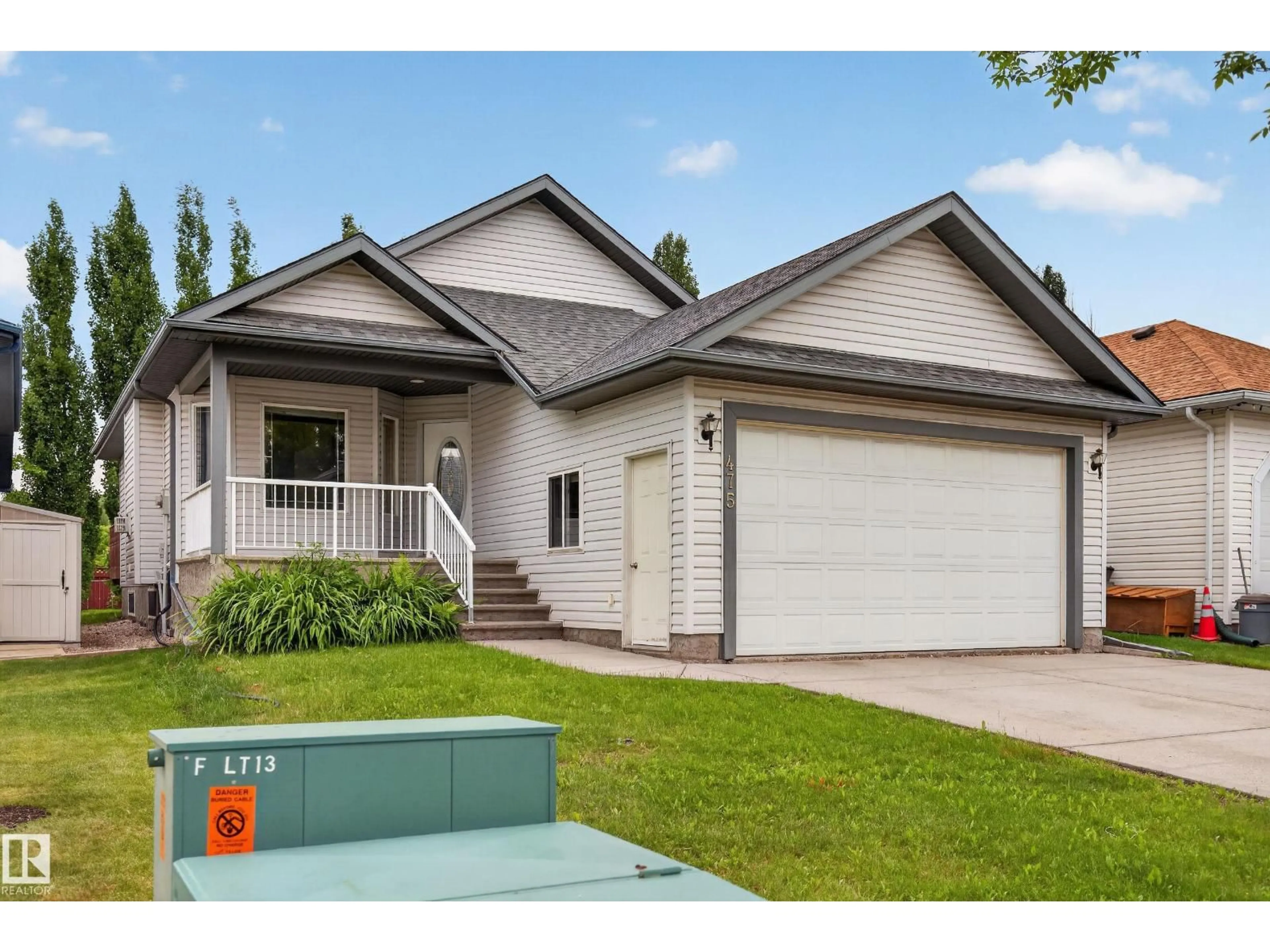 Home with vinyl exterior material, street for 475 HIGHWOOD BV, Devon Alberta T9G2G4