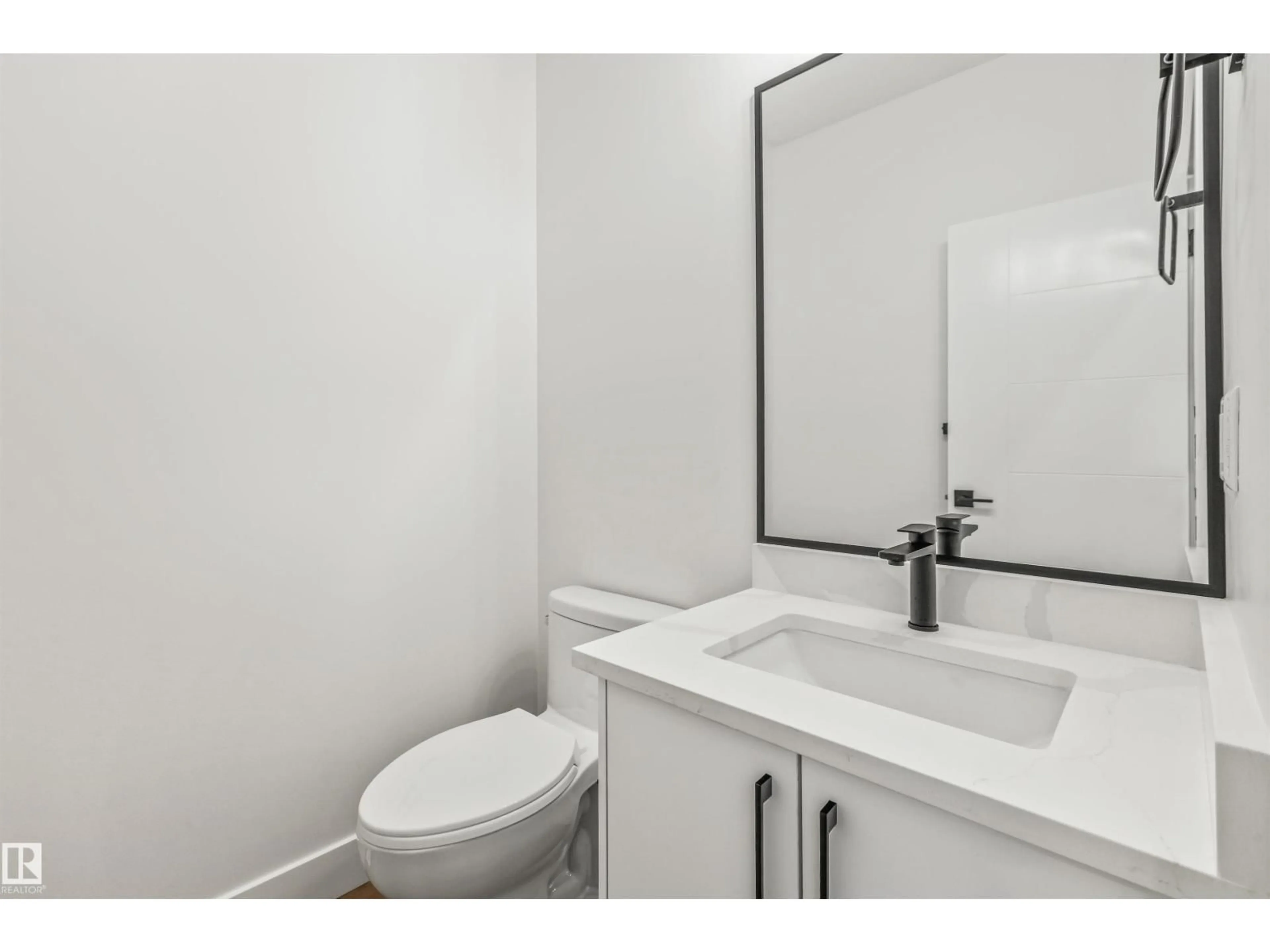 Standard bathroom, unknown for 178 ELLIOTT WD, Fort Saskatchewan Alberta T8L1V1