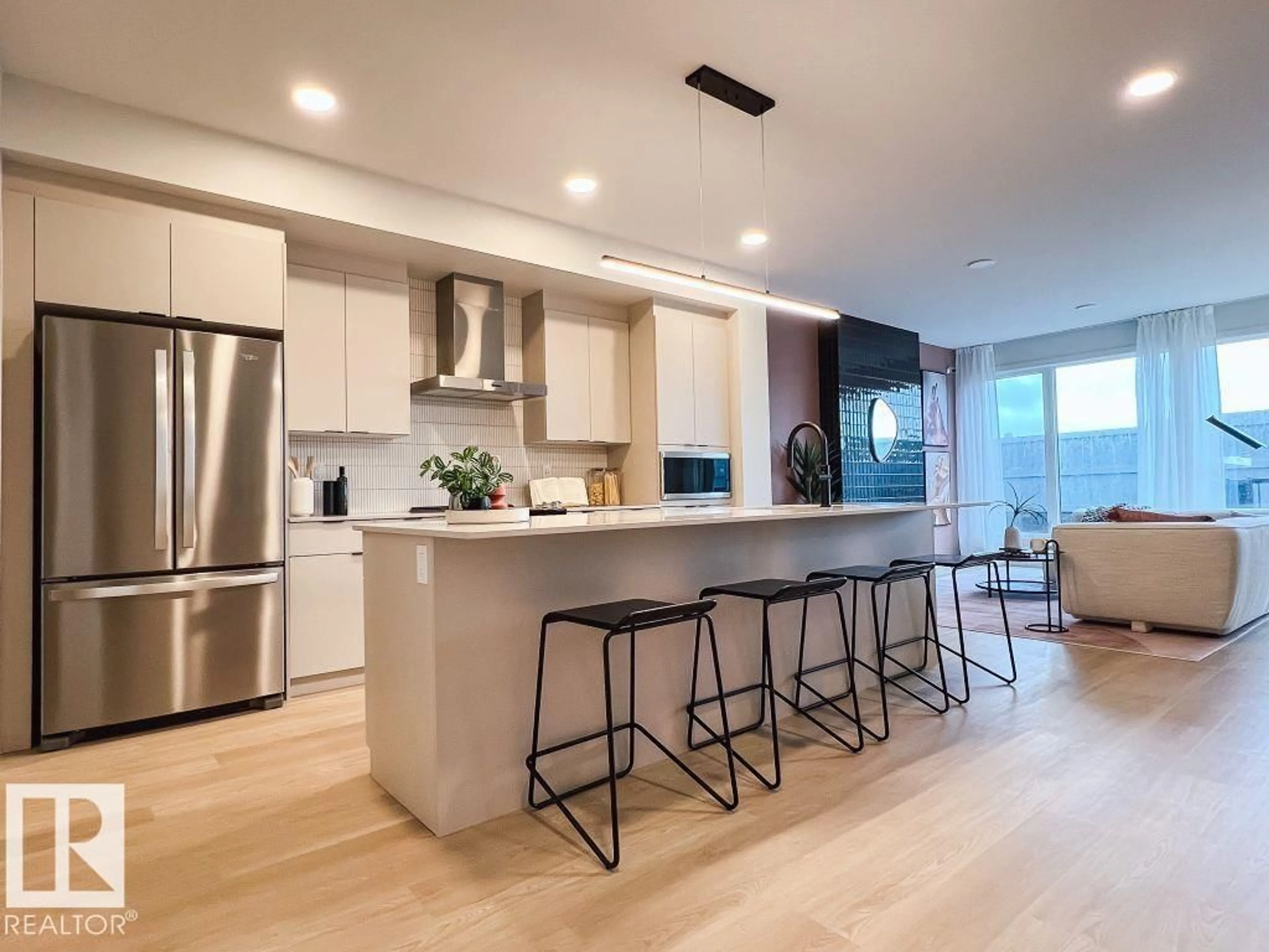 Open concept kitchen, unknown for 1564 KESWICK DR, Edmonton Alberta T6W5R8