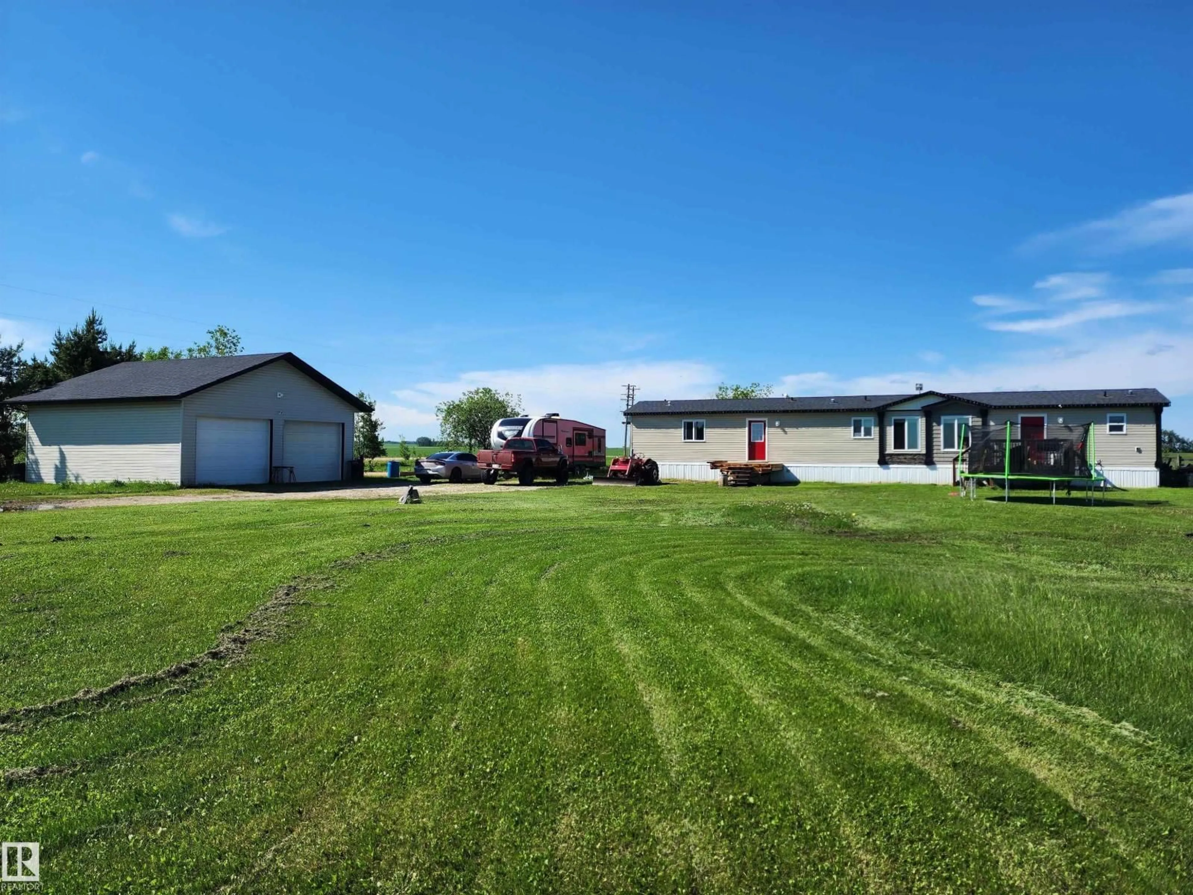 A pic from outside/outdoor area/front of a property/back of a property/a pic from drone, unknown for 1232 TWP ROAD, Rural Parkland County Alberta T7Y2N7