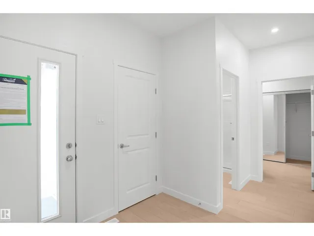 956 17 AV, Edmonton 2