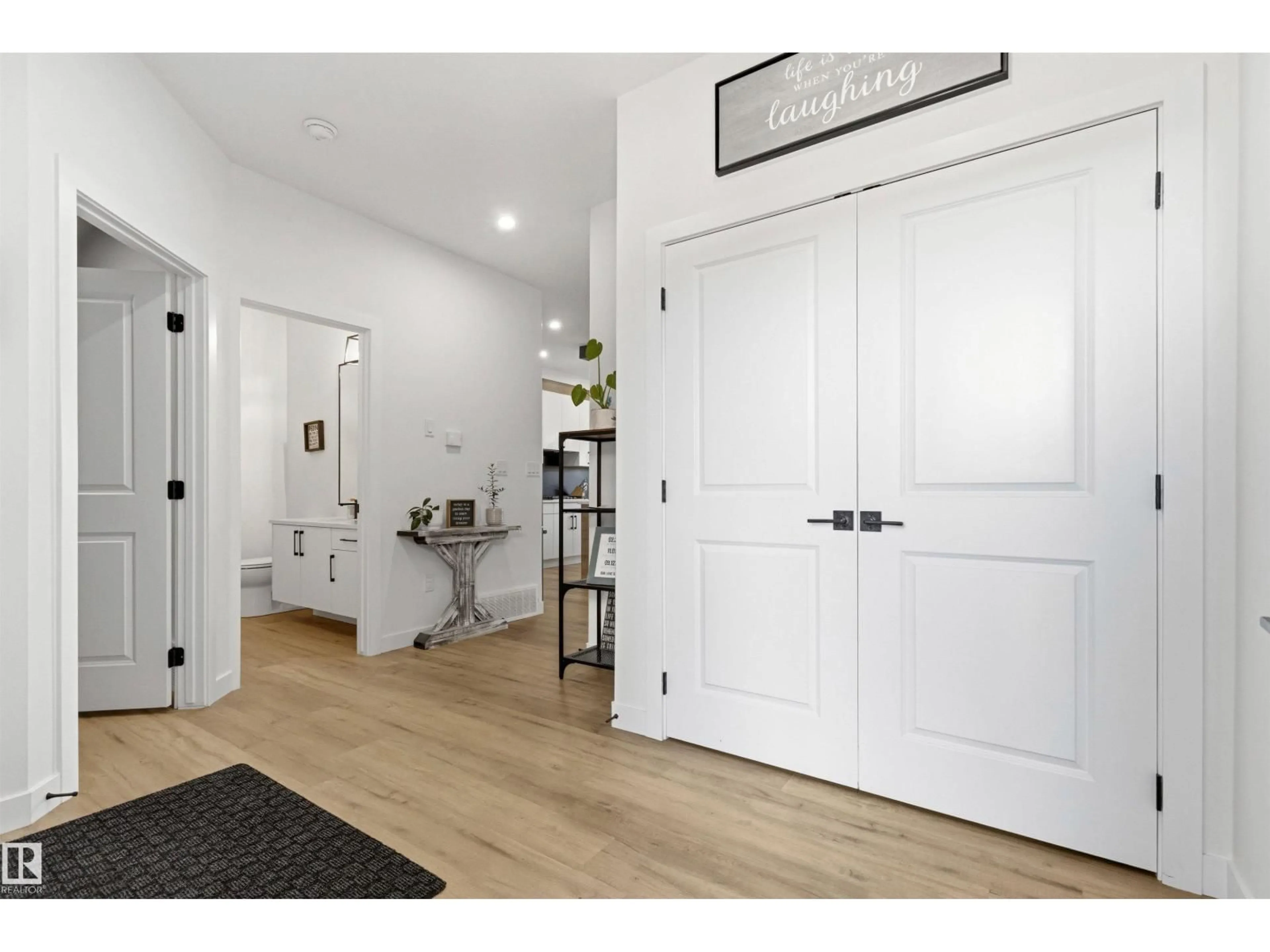 Indoor entryway for 7 TENOR LI, Spruce Grove Alberta T7X3G1