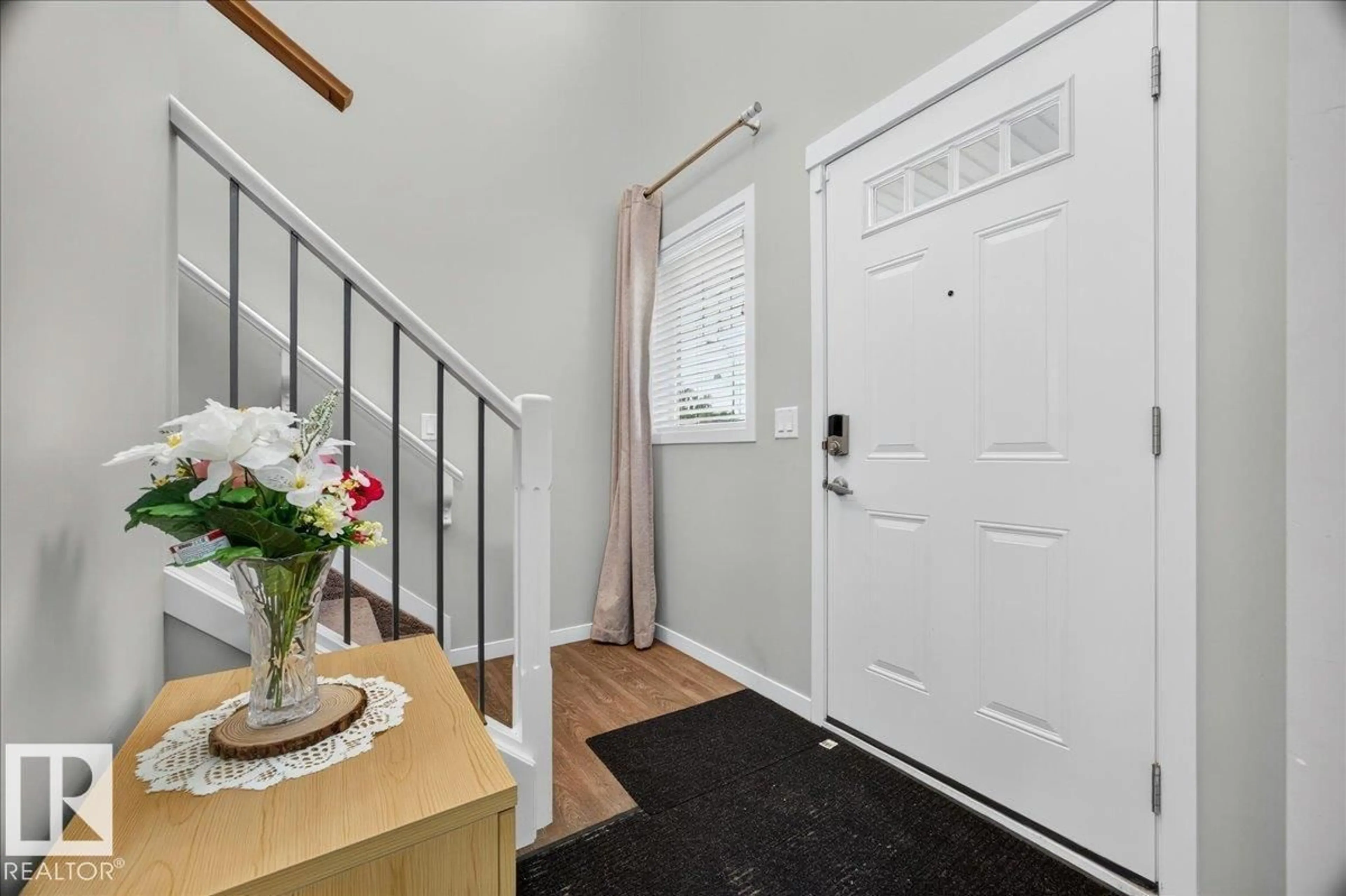 Indoor entryway for 1187 CY BECKER RD, Edmonton Alberta T5Y3V9
