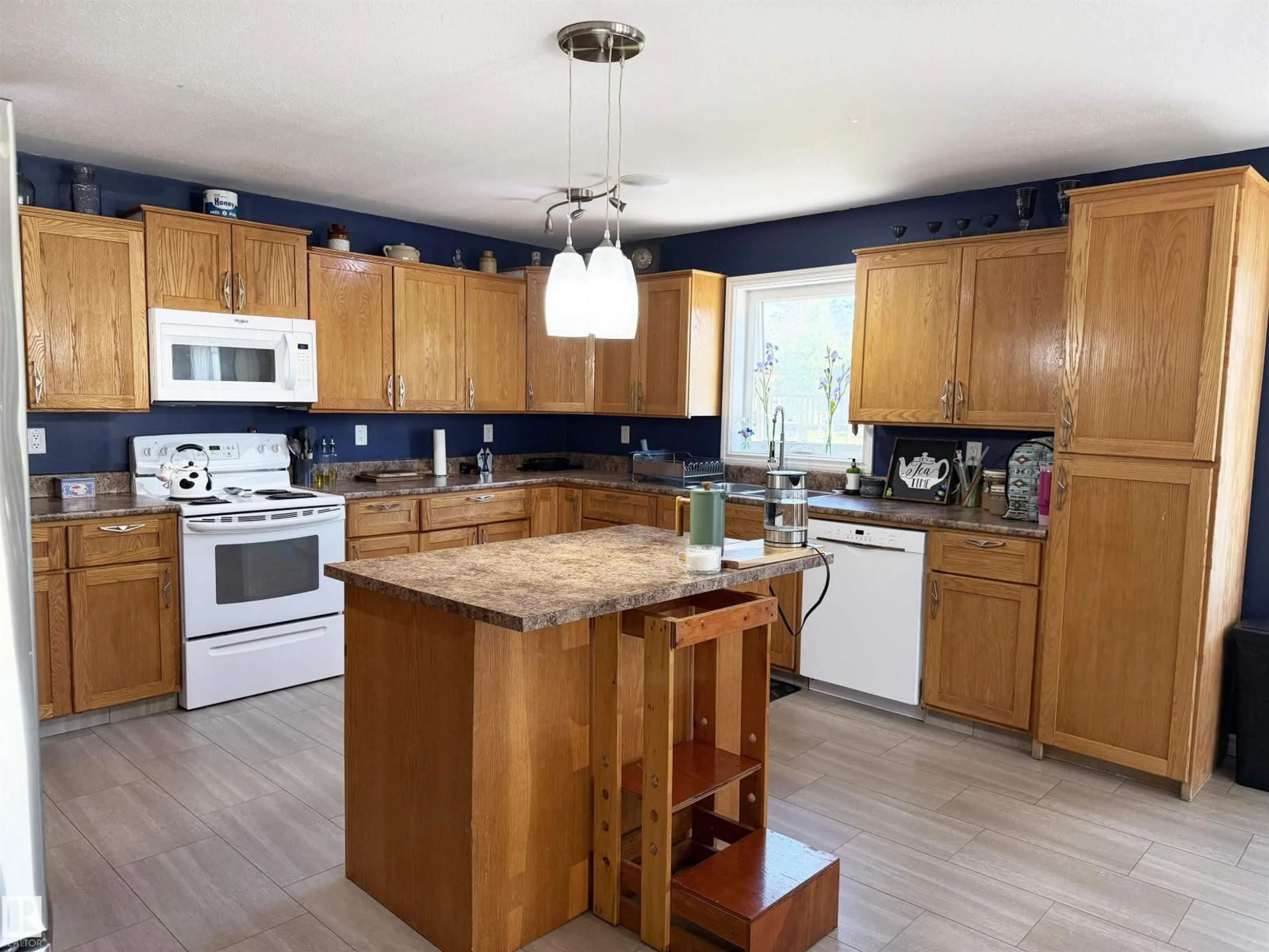 Open concept kitchen, wood/laminate floor for 47406 RGE ROAD 40, Rural Brazeau County Alberta T0C0P0
