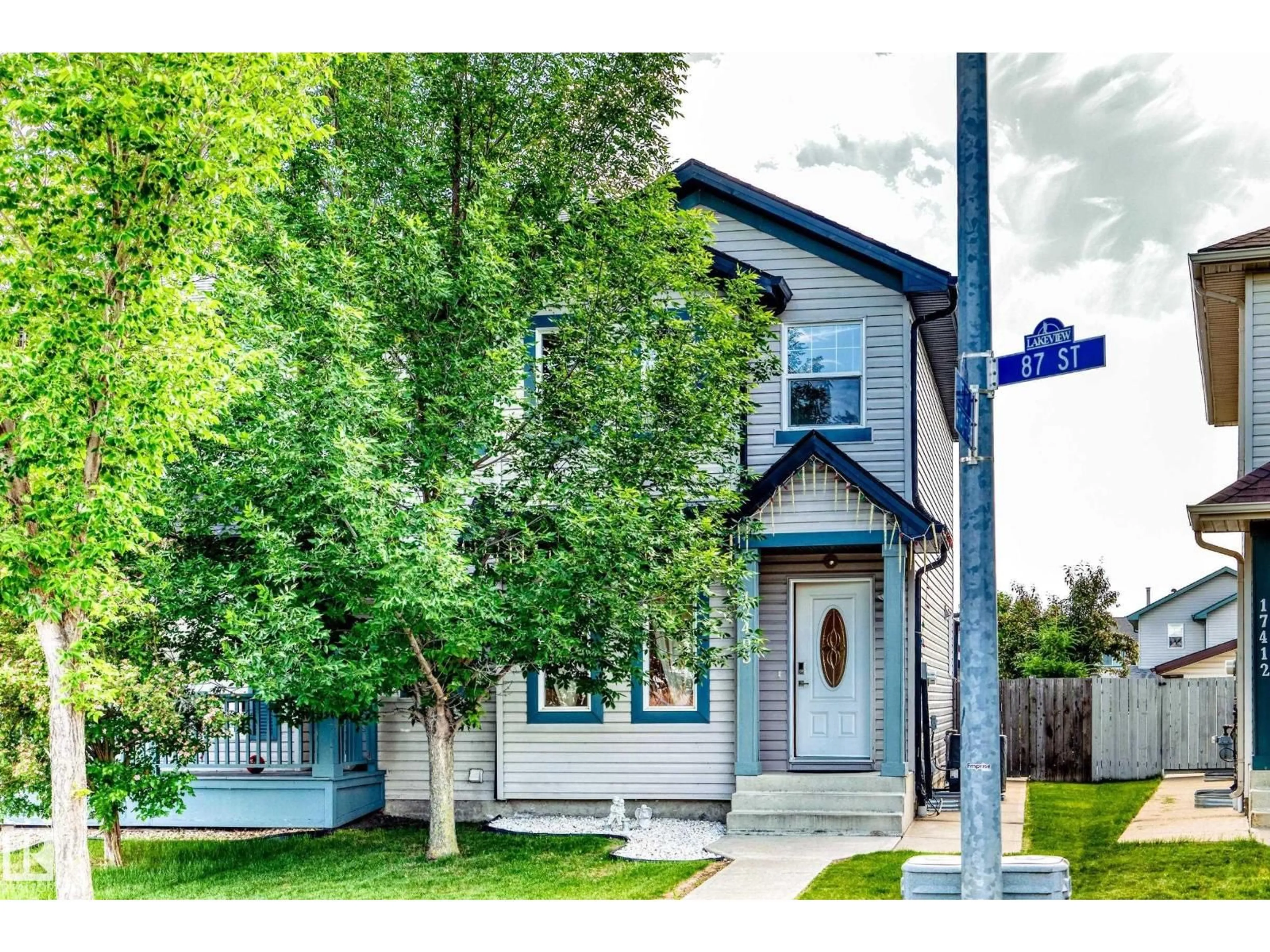 Home with vinyl exterior material, street for NW - 17408 87 ST, Edmonton Alberta T5Z3Z3