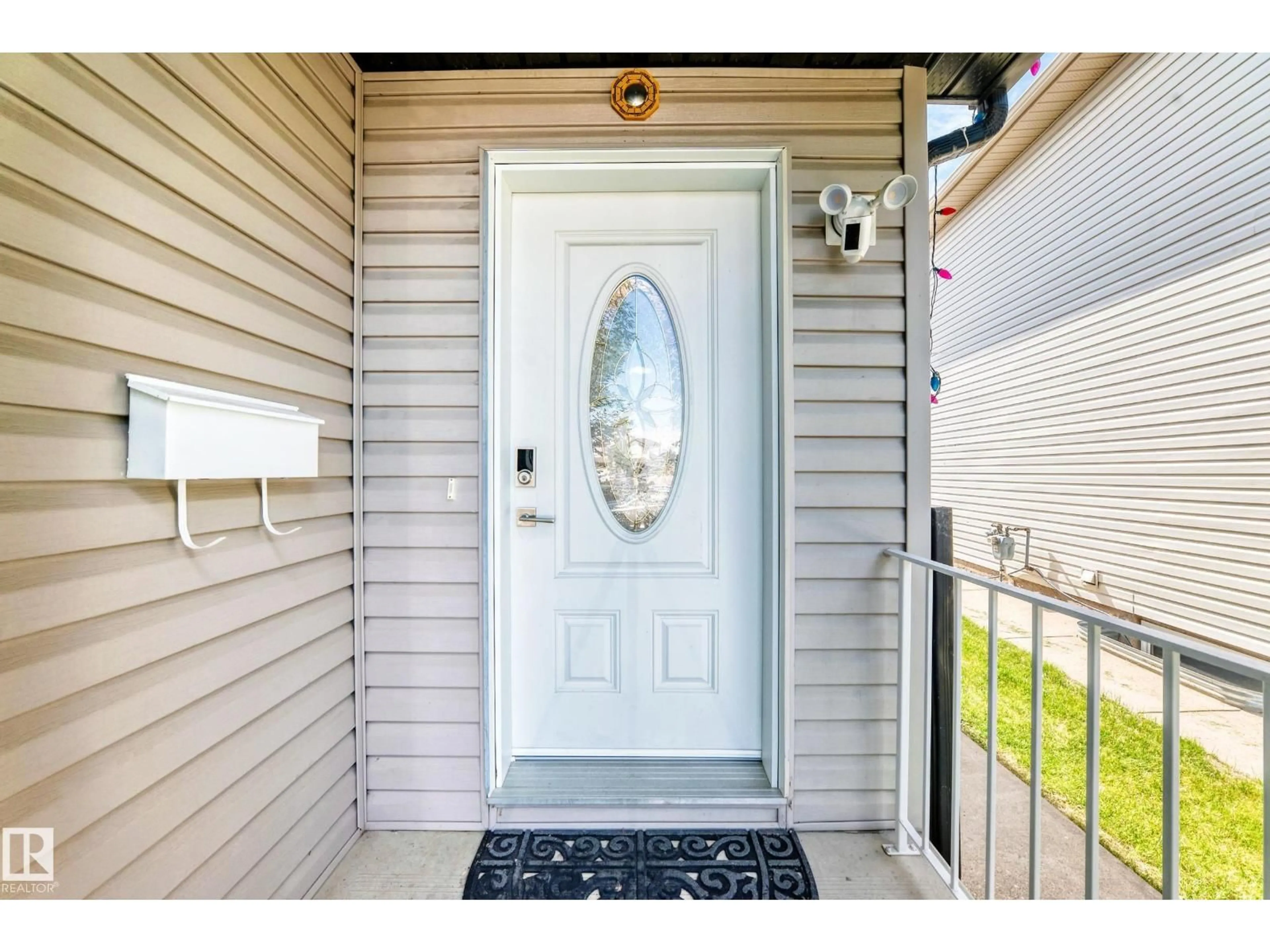 Indoor entryway for NW - 17408 87 ST, Edmonton Alberta T5Z3Z3