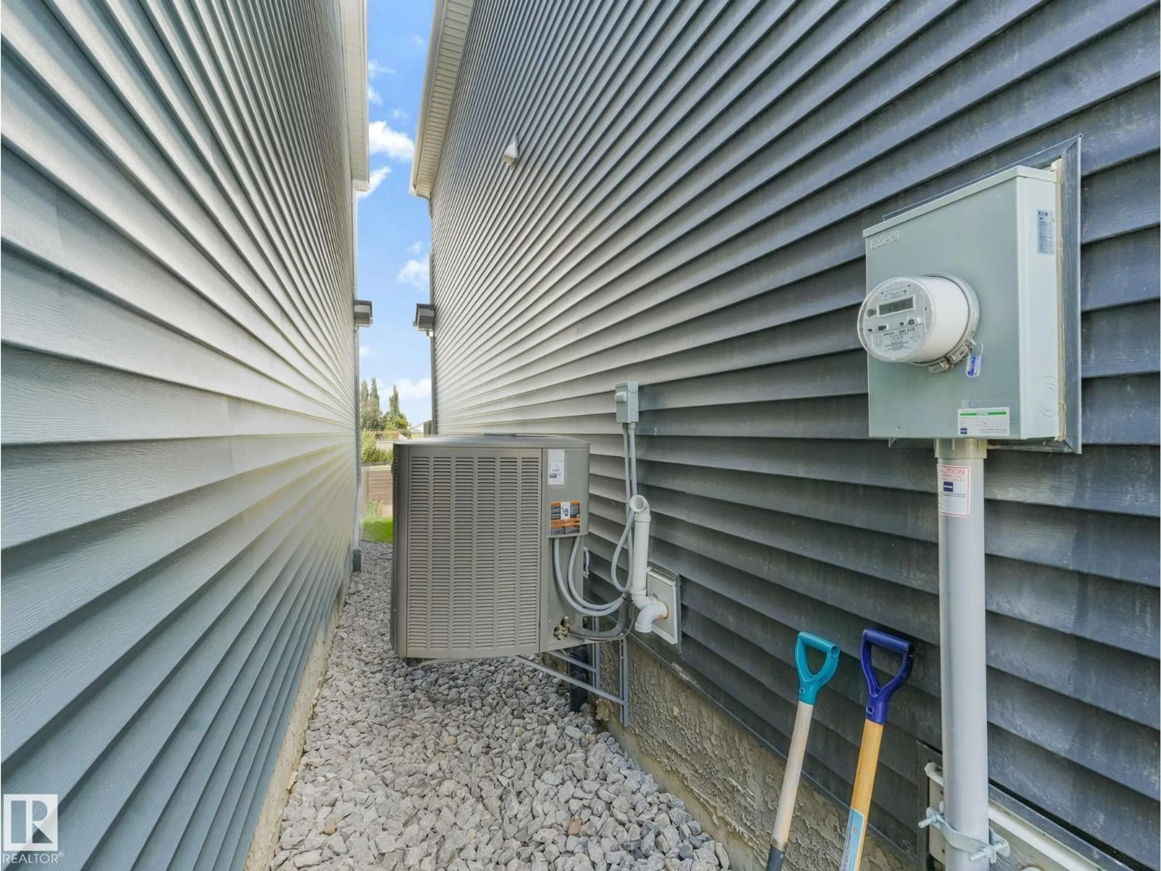 Unknown for 2382 KELLY CIRCLE, Edmonton Alberta T6W4G3