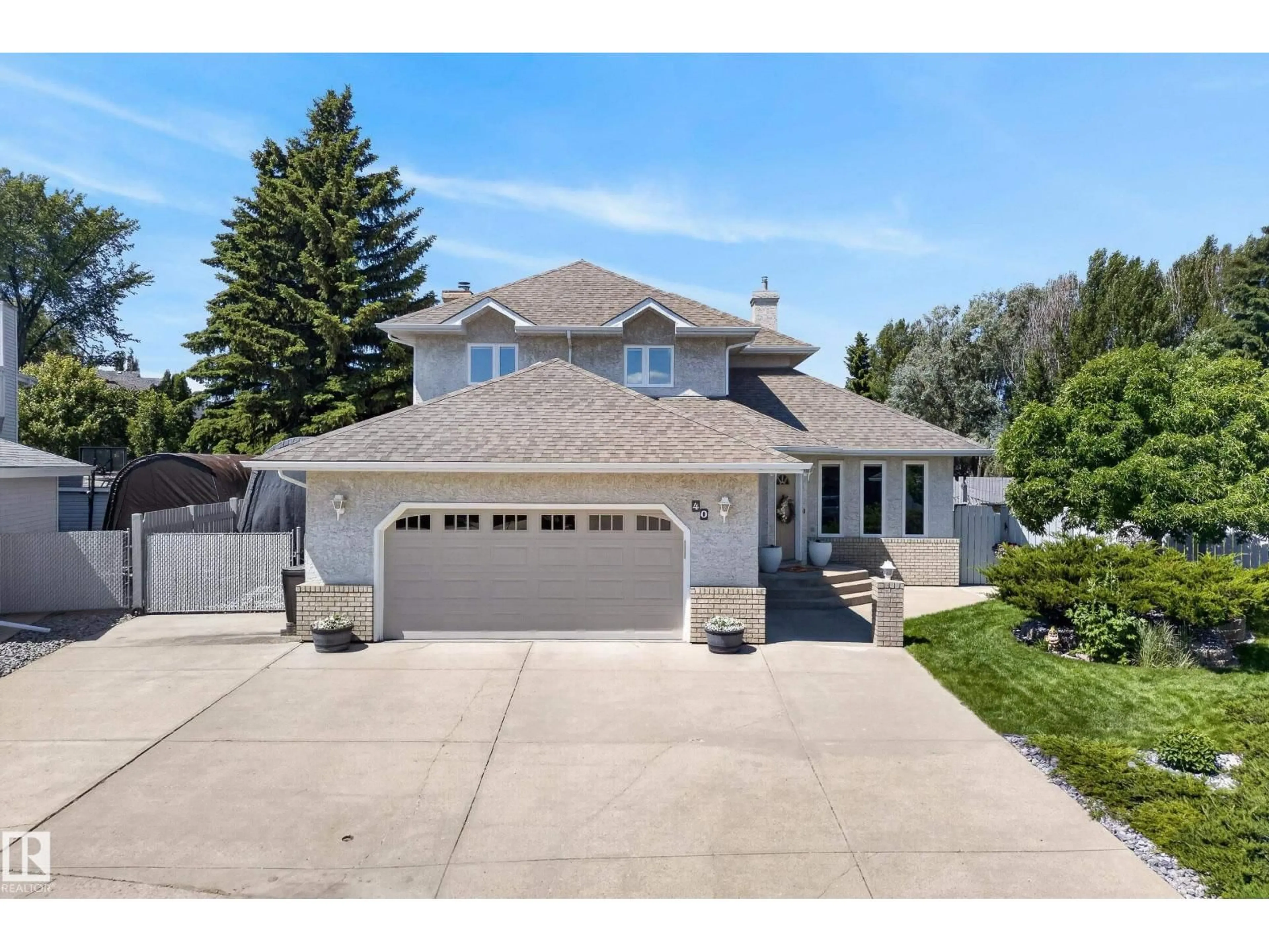 A pic from outside/outdoor area/front of a property/back of a property/a pic from drone, street for 40 CARMEL RD, Sherwood Park Alberta T8A5A6