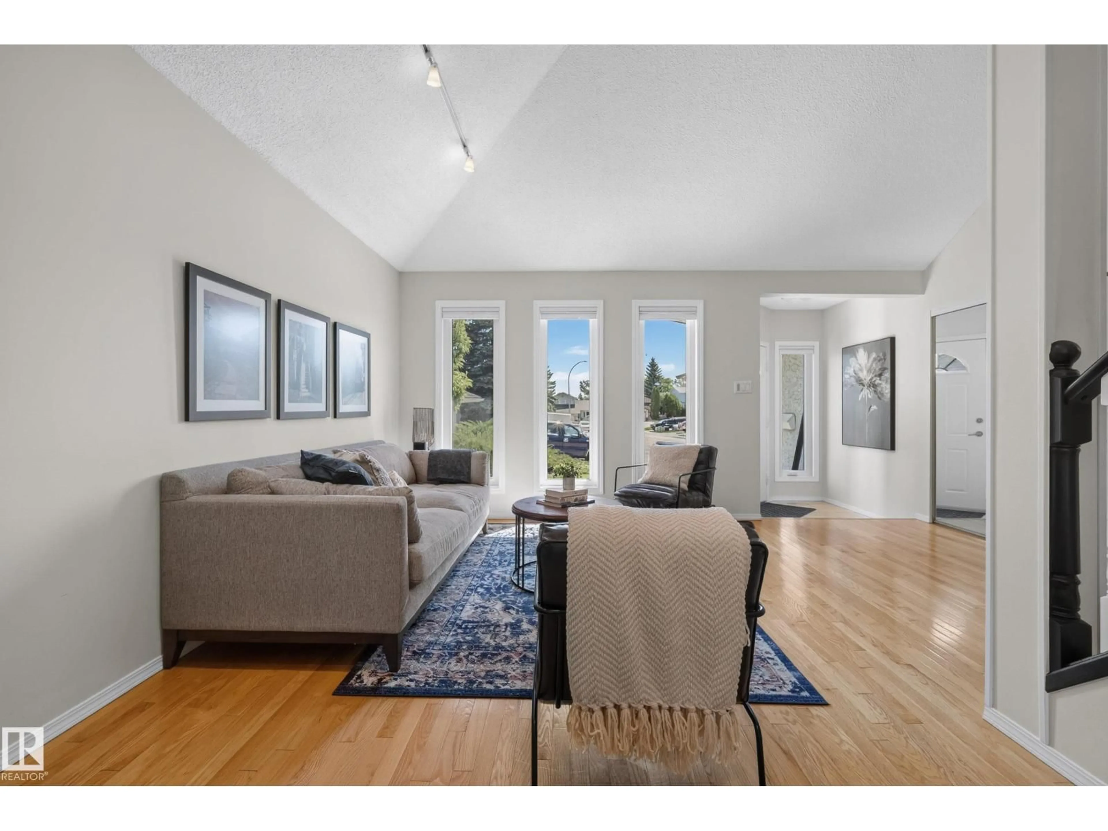 Living room with furniture, unknown for 40 CARMEL RD, Sherwood Park Alberta T8A5A6
