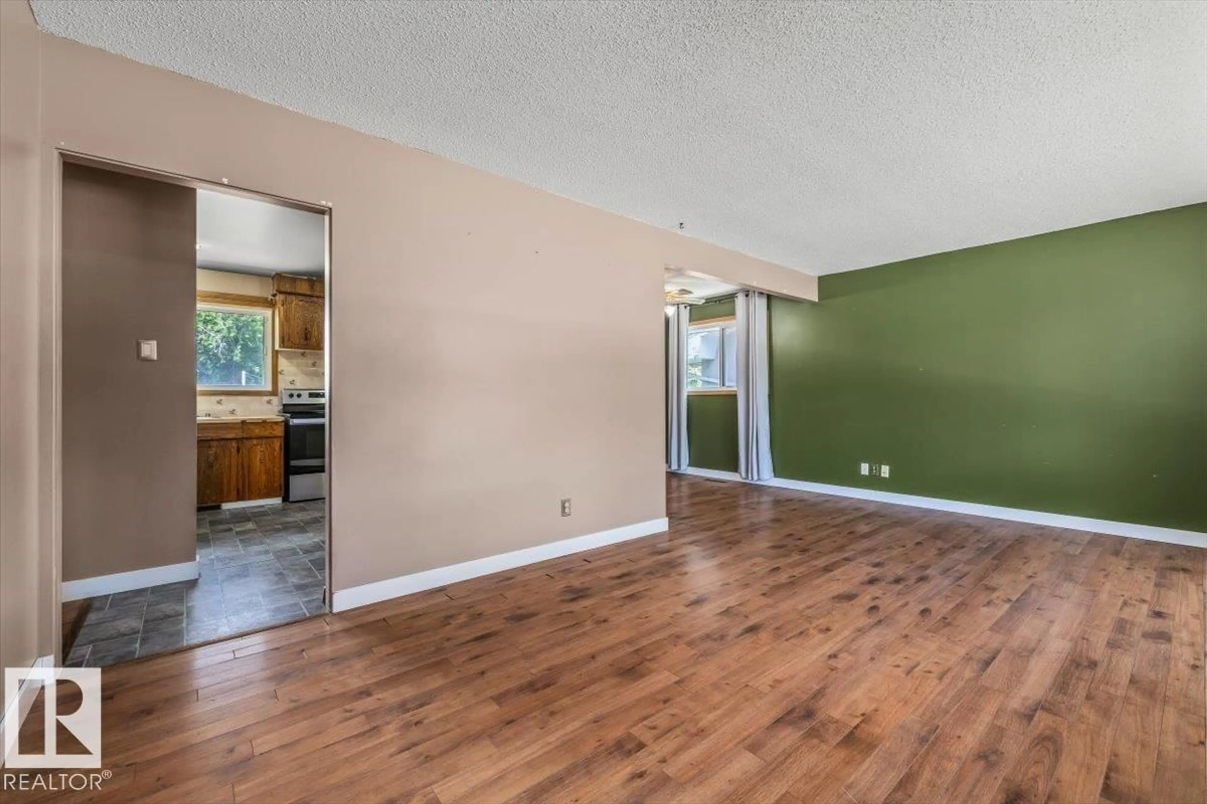 Unknown for 10544 53 AV, Edmonton Alberta T6H0R8