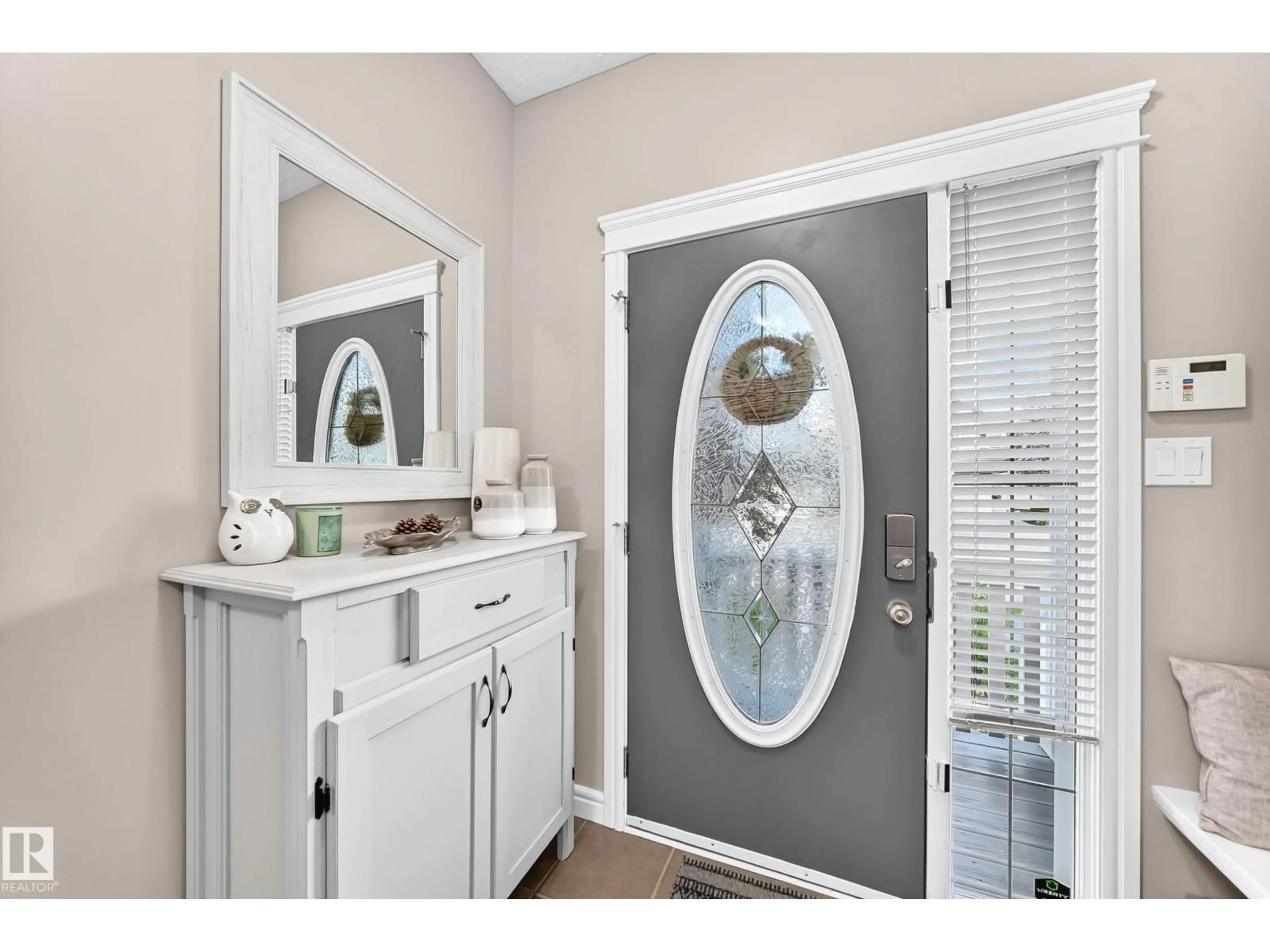 Indoor entryway for 270 SUNCREST RD, Sherwood Park Alberta T8H0B5