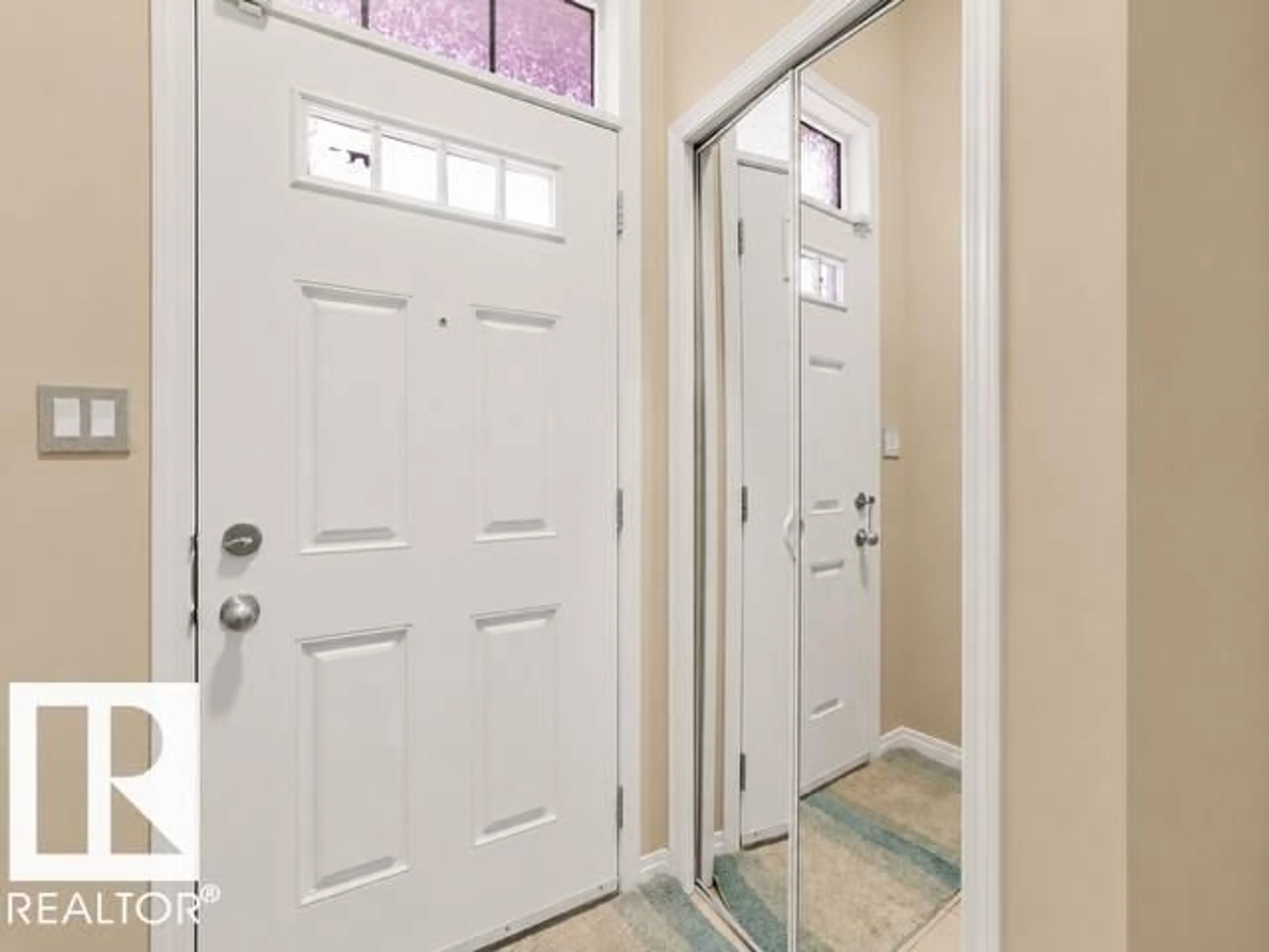 Indoor entryway for #44 - 1140 CHAPPELLE BV, Edmonton Alberta T6W2Z3
