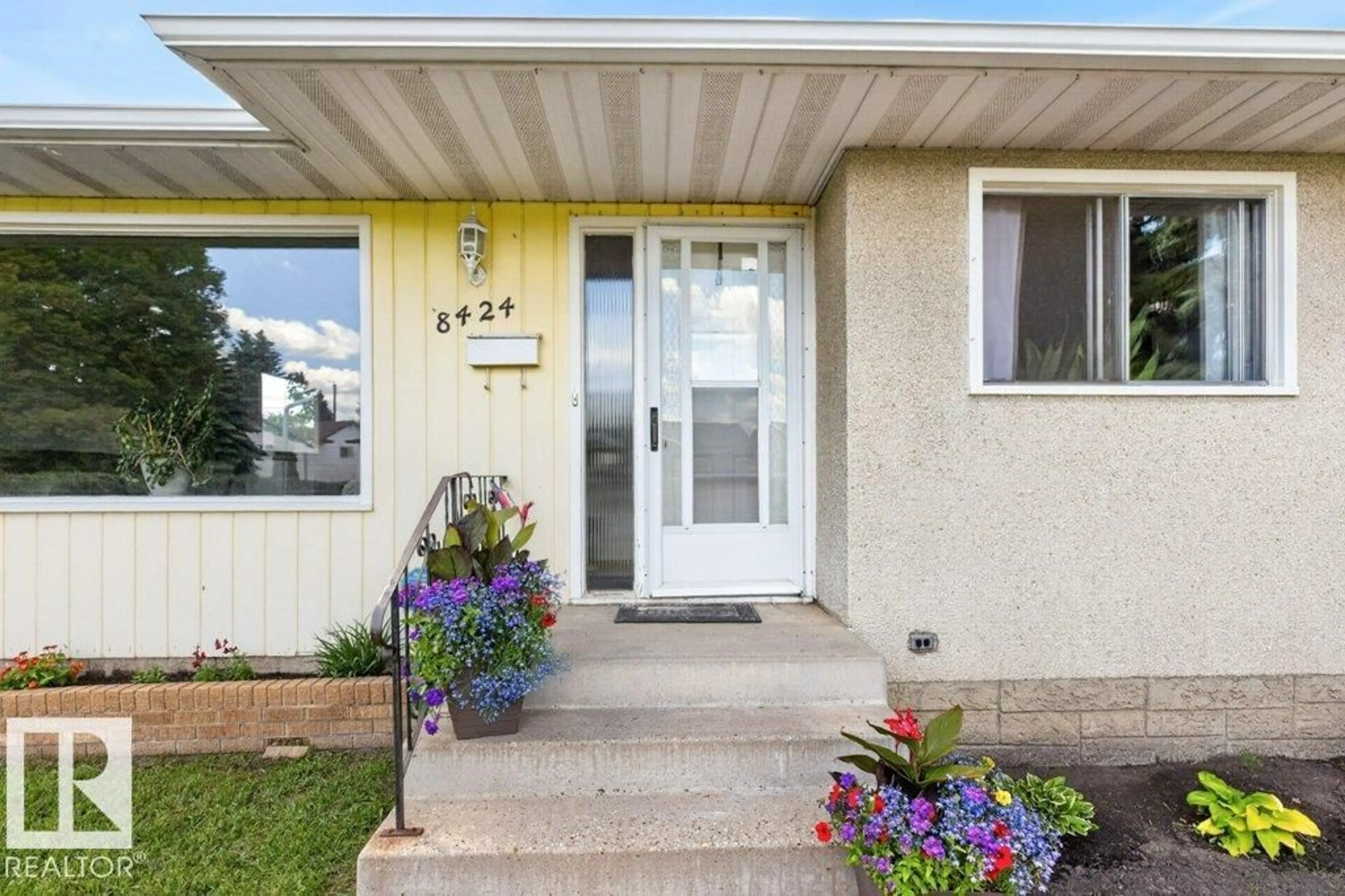Unknown for 8424 70 ST, Edmonton Alberta T6B1W5