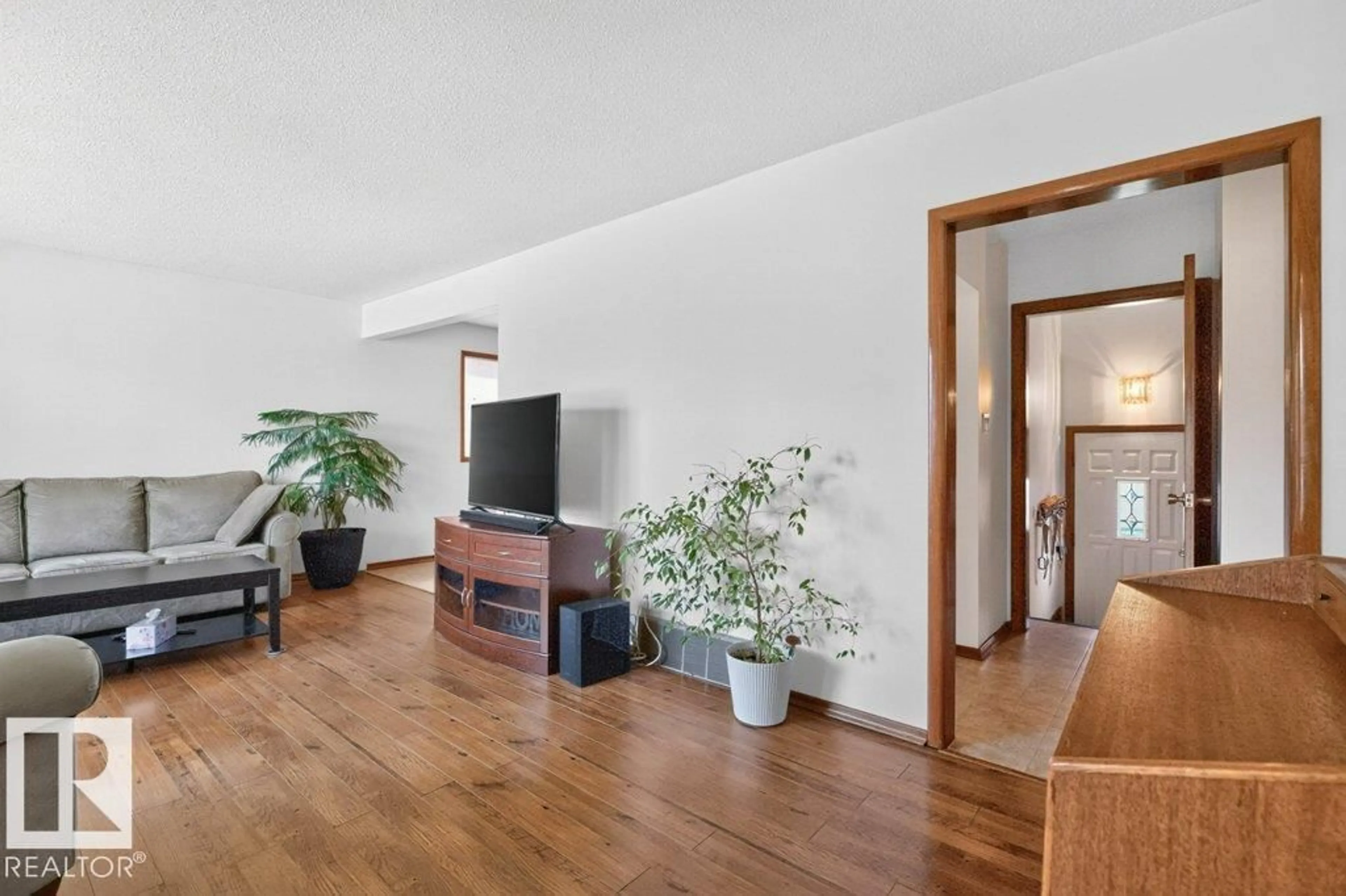 Unknown for 8424 70 ST, Edmonton Alberta T6B1W5