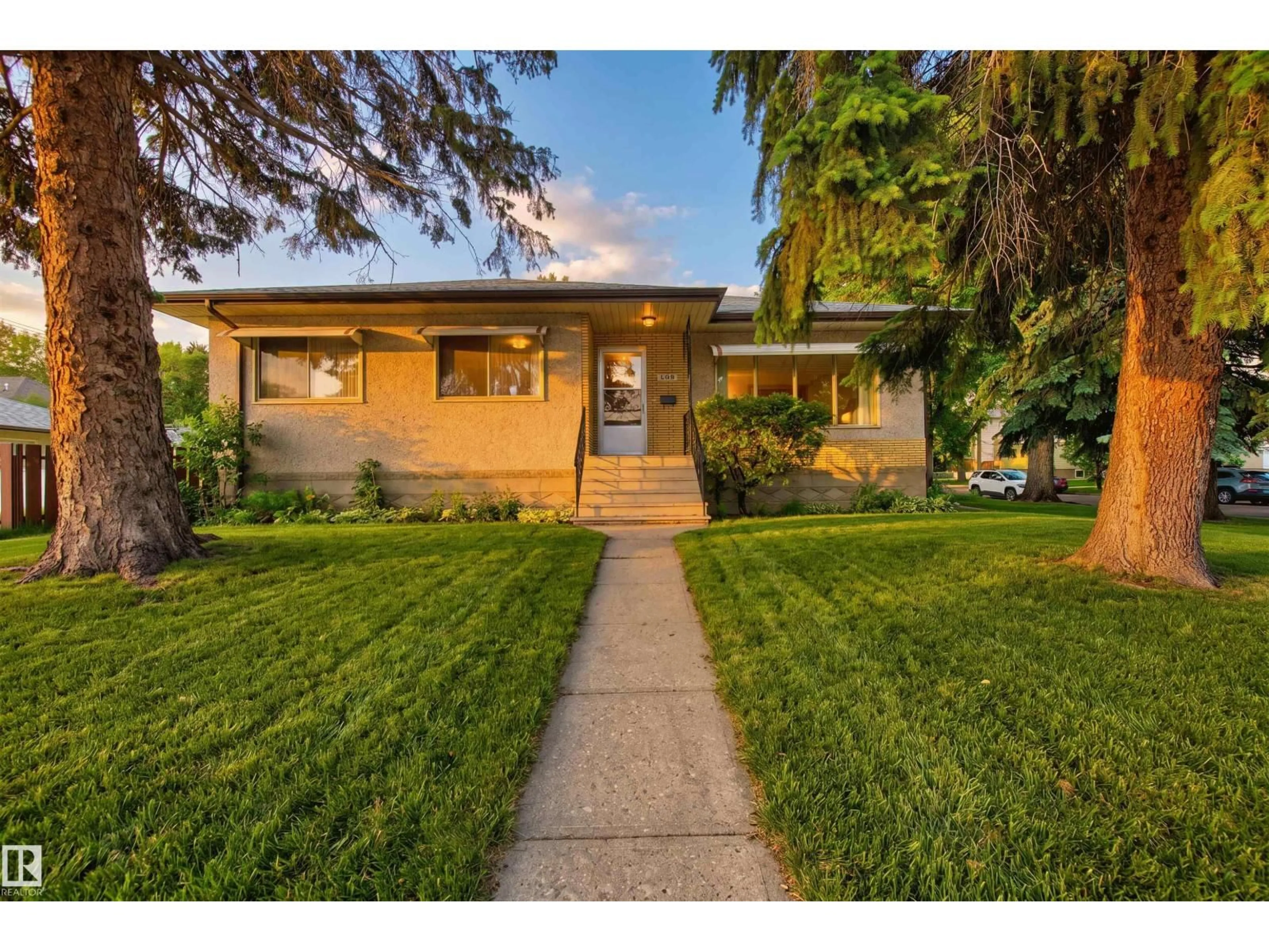 Unknown for 7704 104 AV, Edmonton Alberta T6A0Y3