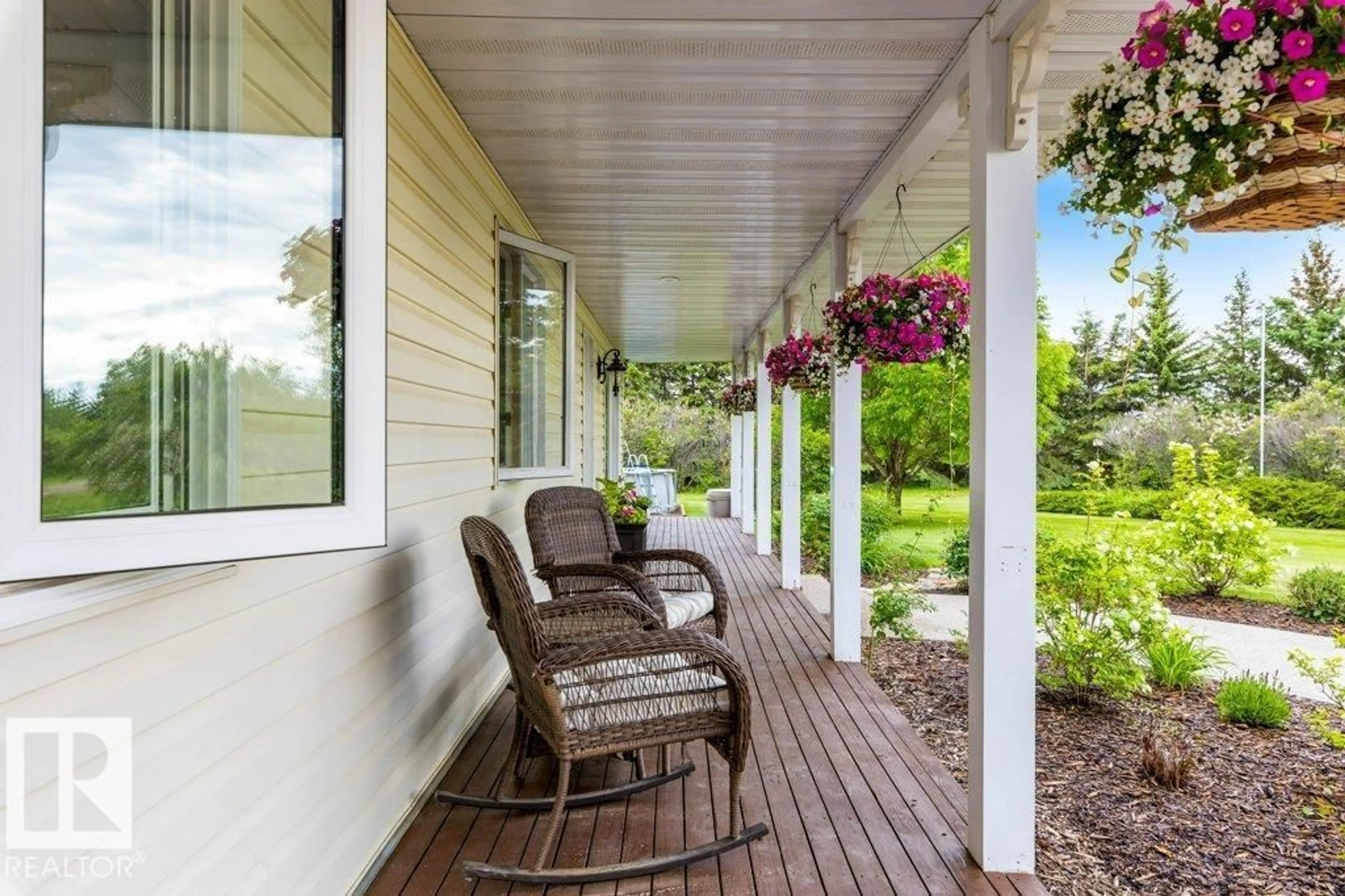 Patio, water/lake/river/ocean view for 57515 RGE ROAD 254, Rural Sturgeon County Alberta T0G1L1