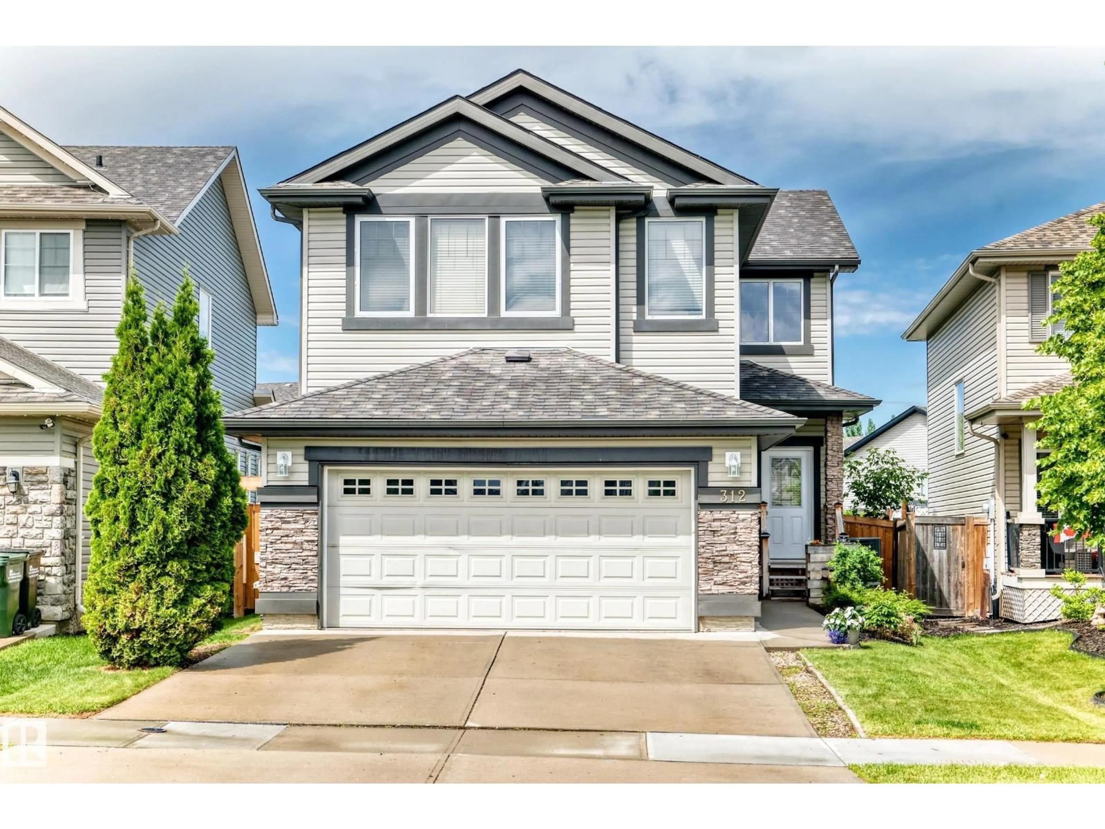 Home with vinyl exterior material, street for 312 CRIMSON DR, Sherwood Park Alberta T8H0L5