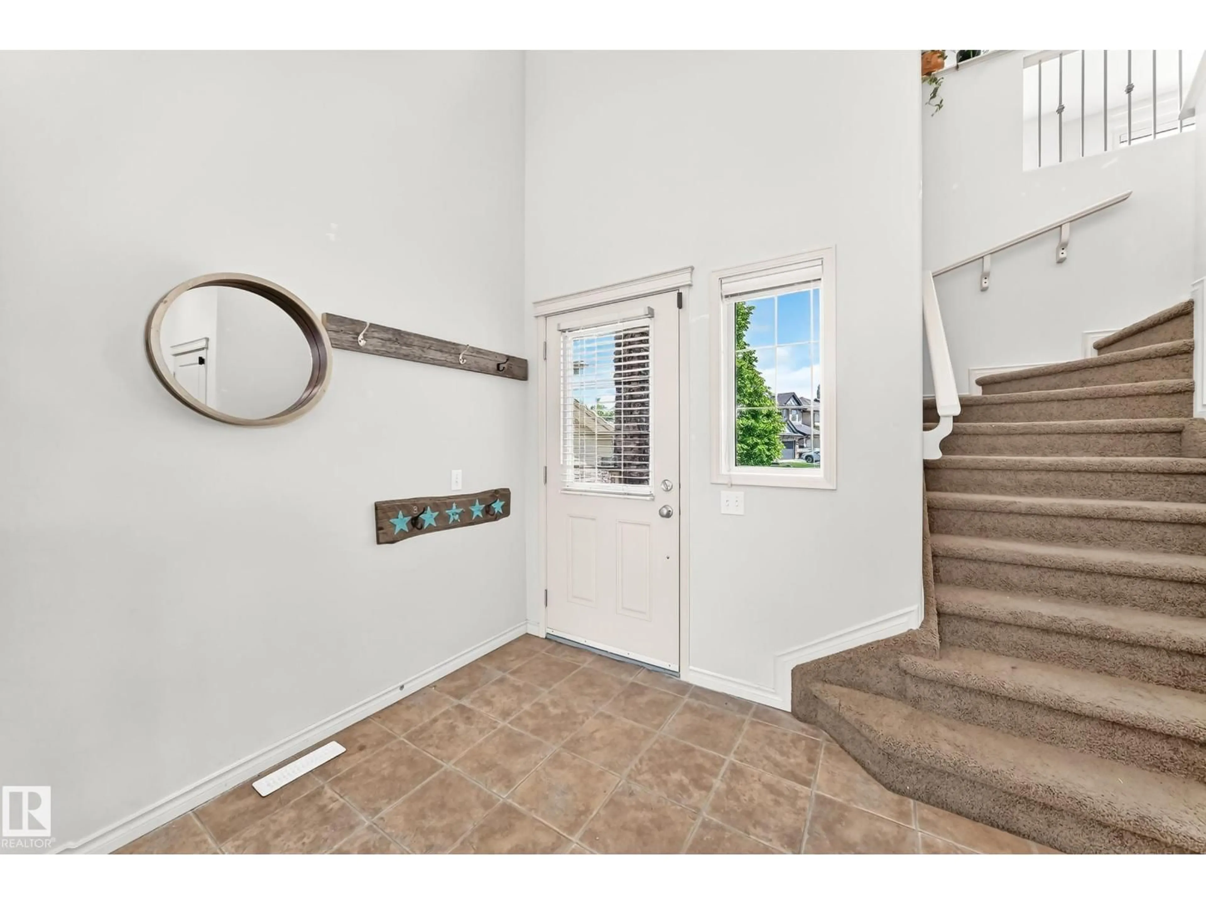 Indoor entryway for 312 CRIMSON DR, Sherwood Park Alberta T8H0L5