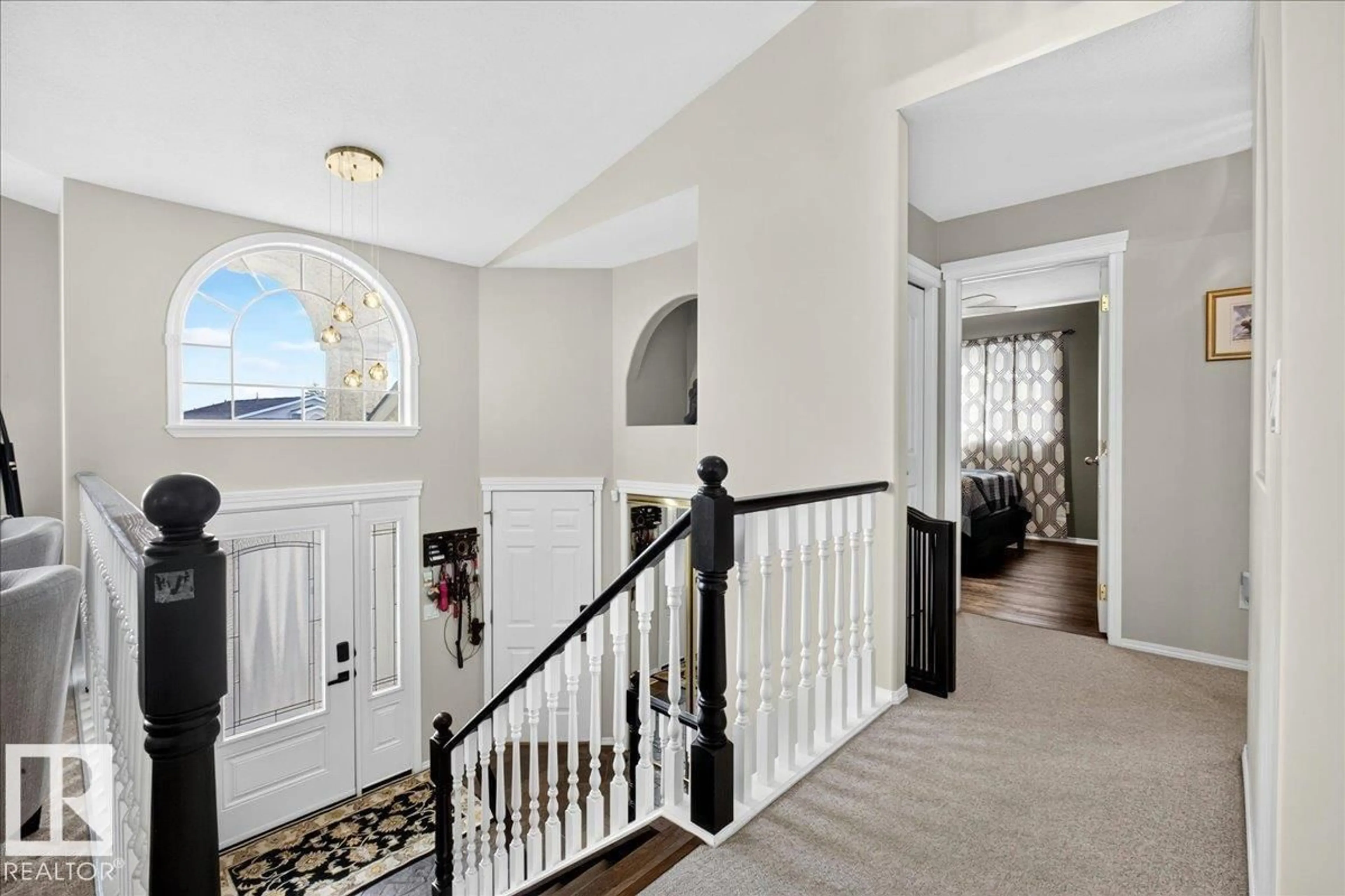 Indoor entryway for 7936 165 AV, Edmonton Alberta T5Z3J6