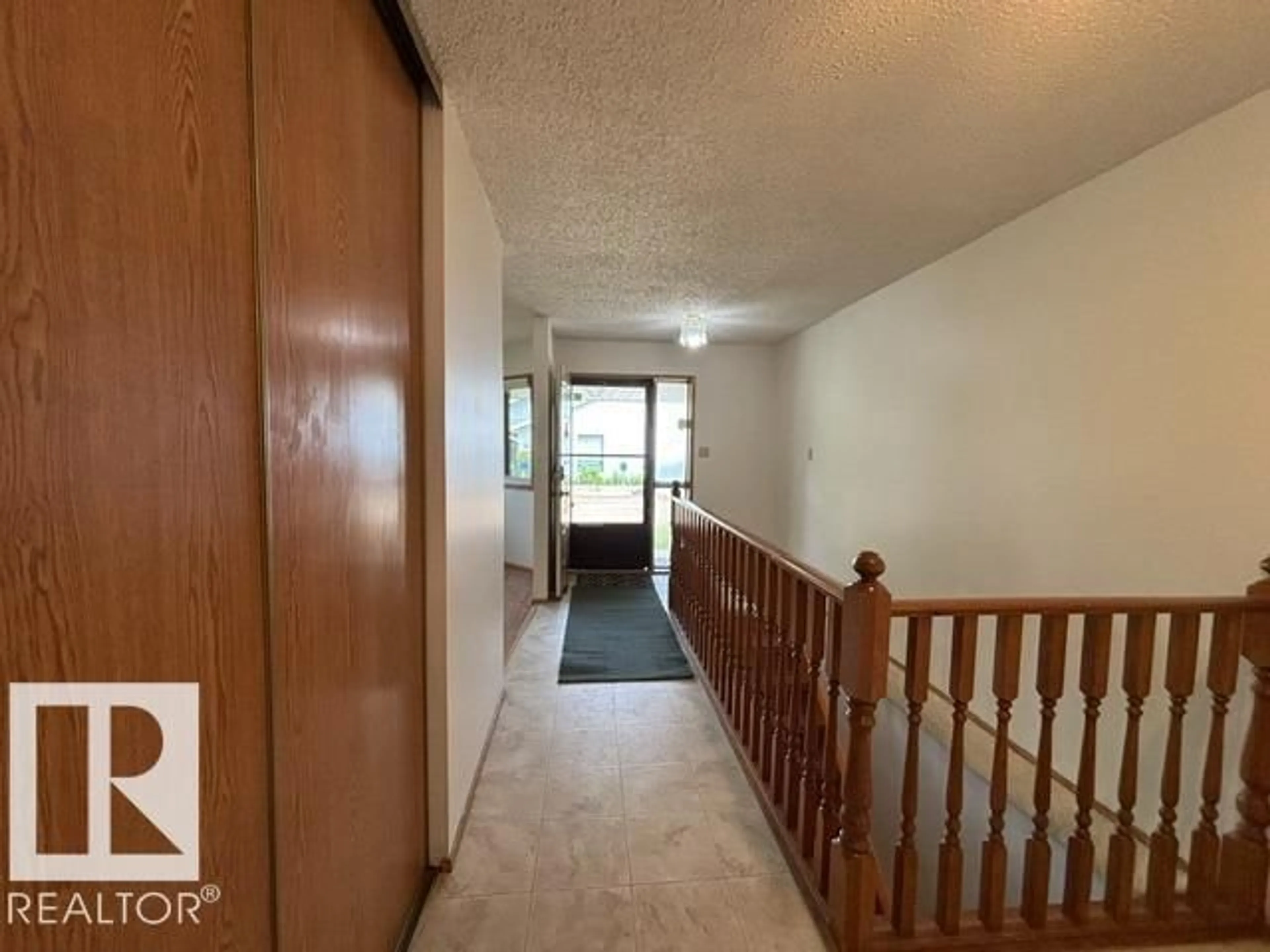 Unknown for 241 OEMING RD, Edmonton Alberta T6R1M1