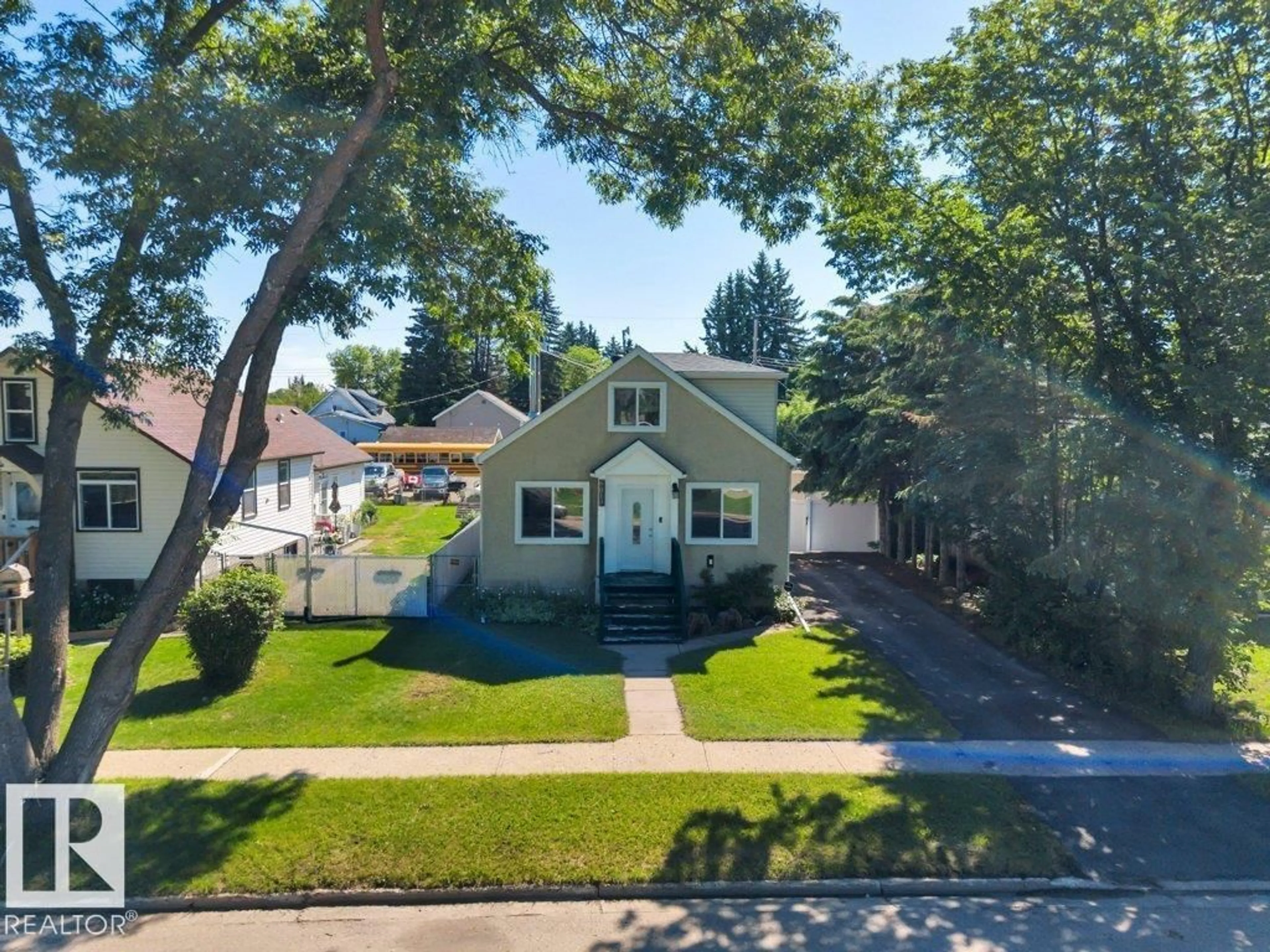 A pic from outside/outdoor area/front of a property/back of a property/a pic from drone, street for 5019 49 STREET, Calmar Alberta T0C0V0