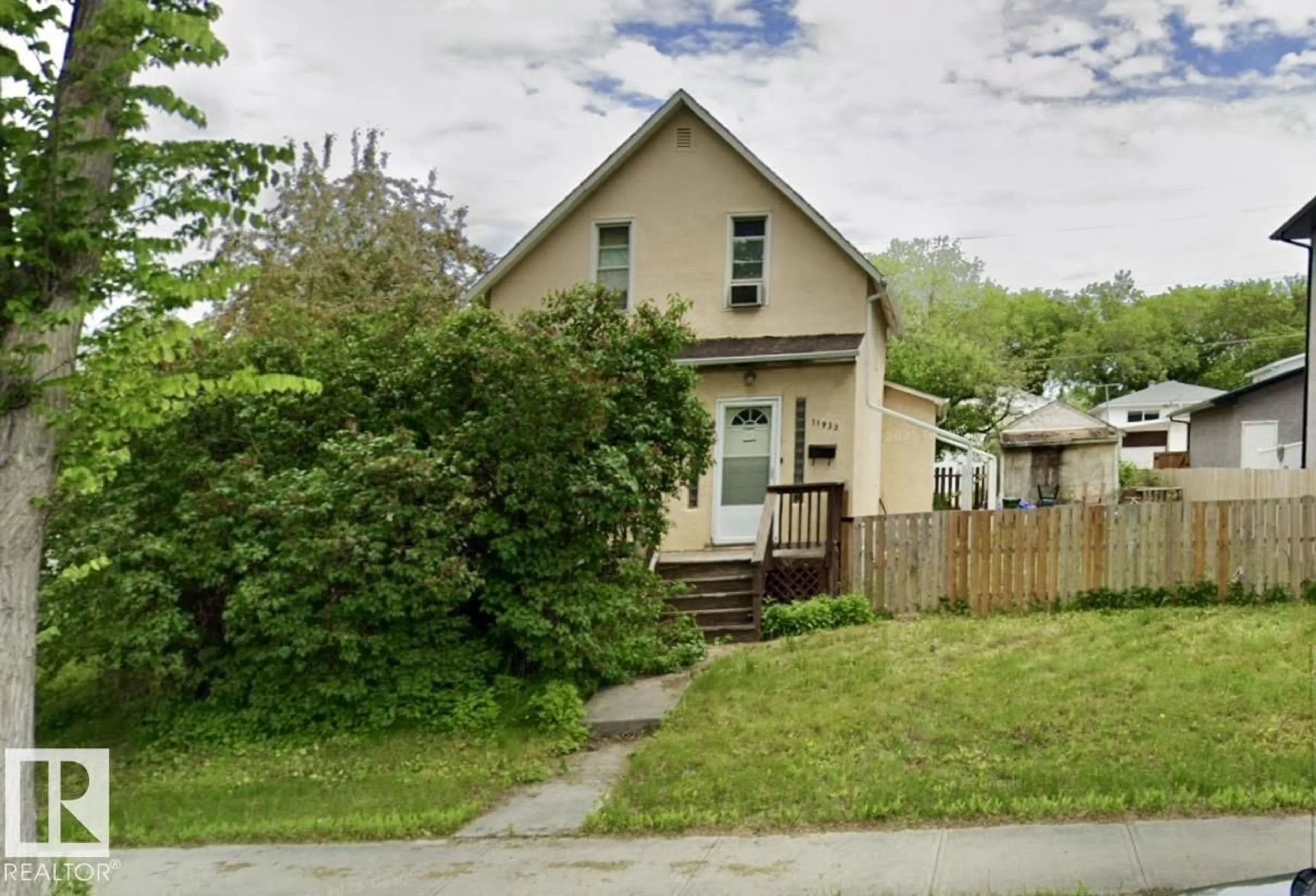 A pic from outside/outdoor area/front of a property/back of a property/a pic from drone, street for NW - 11933 70 ST, Edmonton Alberta T5B1V1