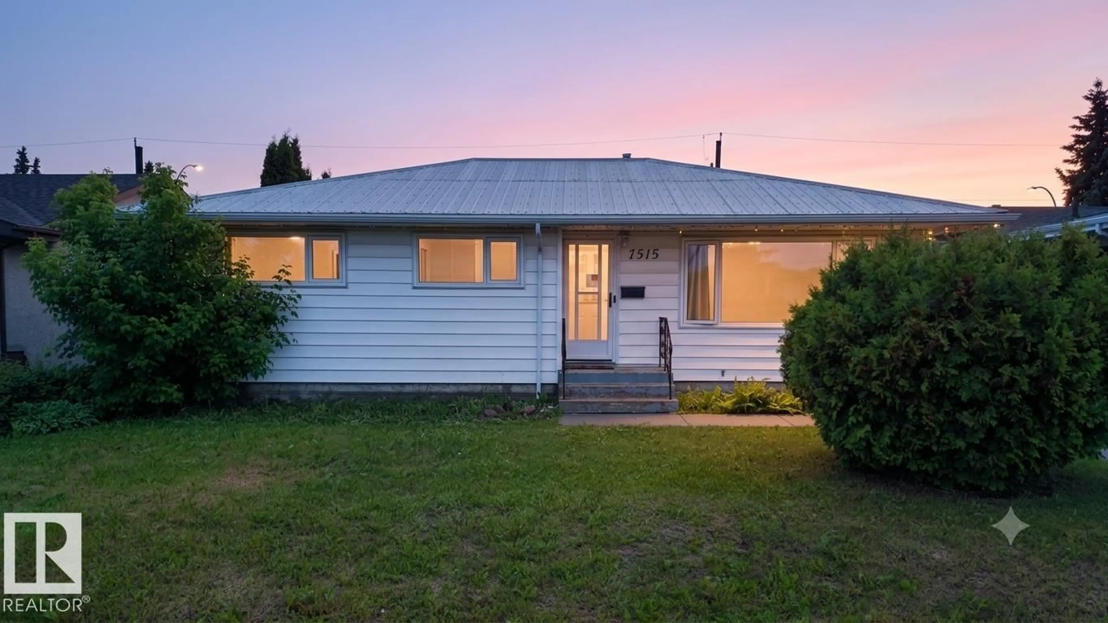 Home with vinyl exterior material, street for 7515 130 AV, Edmonton Alberta T5C1Y3