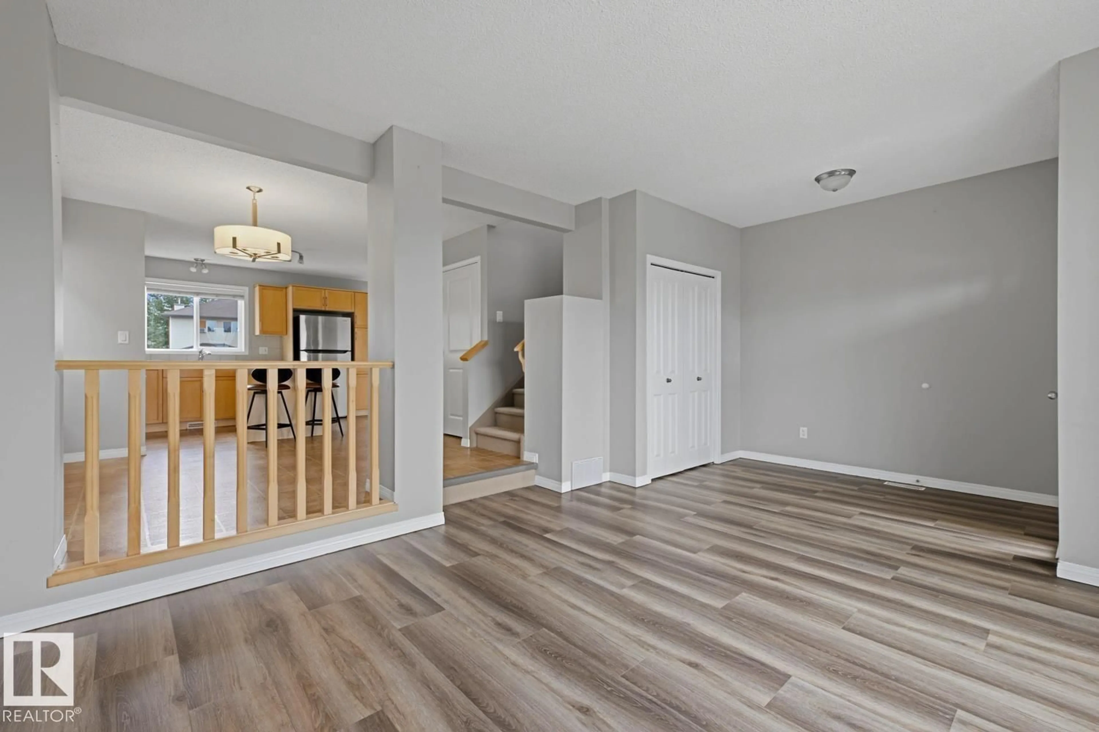 Unknown for 207 SOUTHWICK WAY, Leduc Alberta T9E0G1