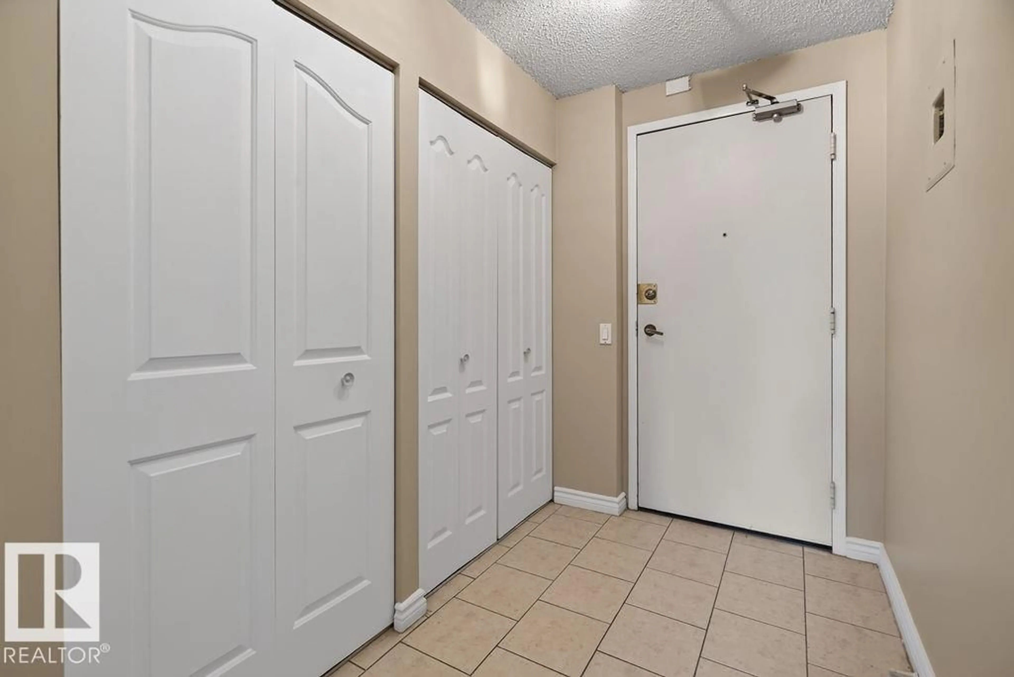 Indoor entryway for 603 - 10175 109 ST, Edmonton Alberta T5J3P2