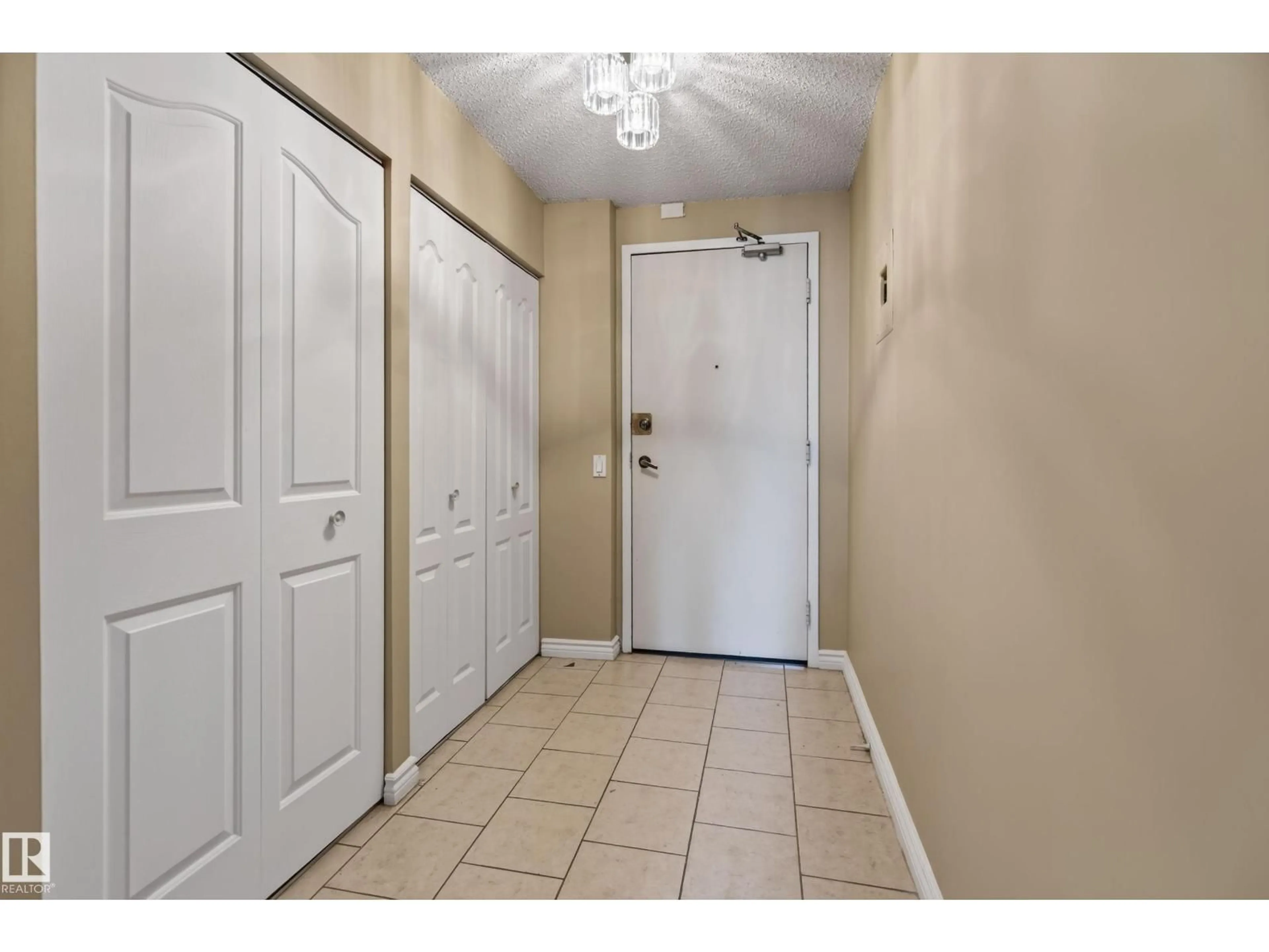 Indoor entryway for 603 - 10175 109 ST, Edmonton Alberta T5J3P2