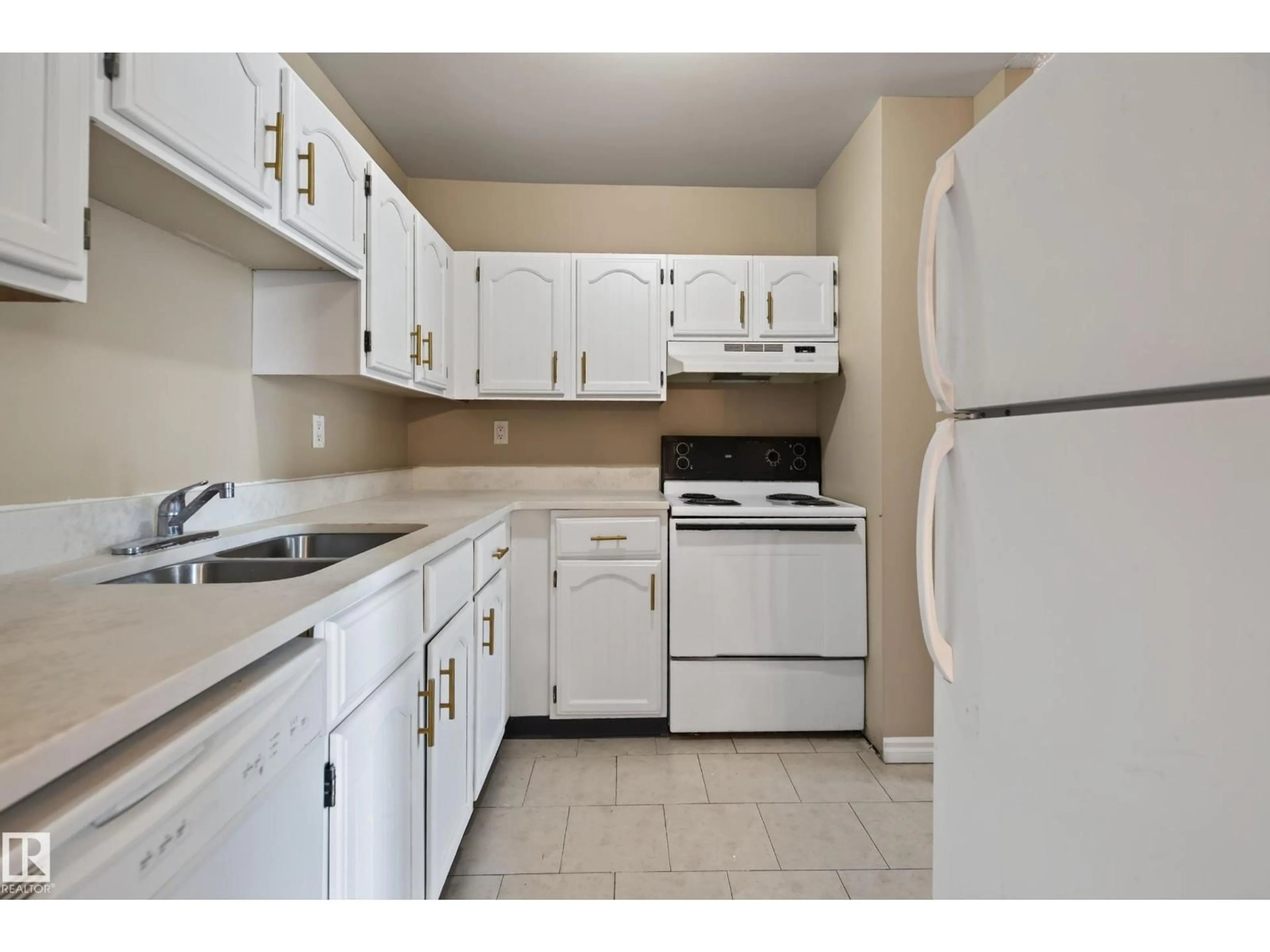 Standard kitchen, unknown for 603 - 10175 109 ST, Edmonton Alberta T5J3P2