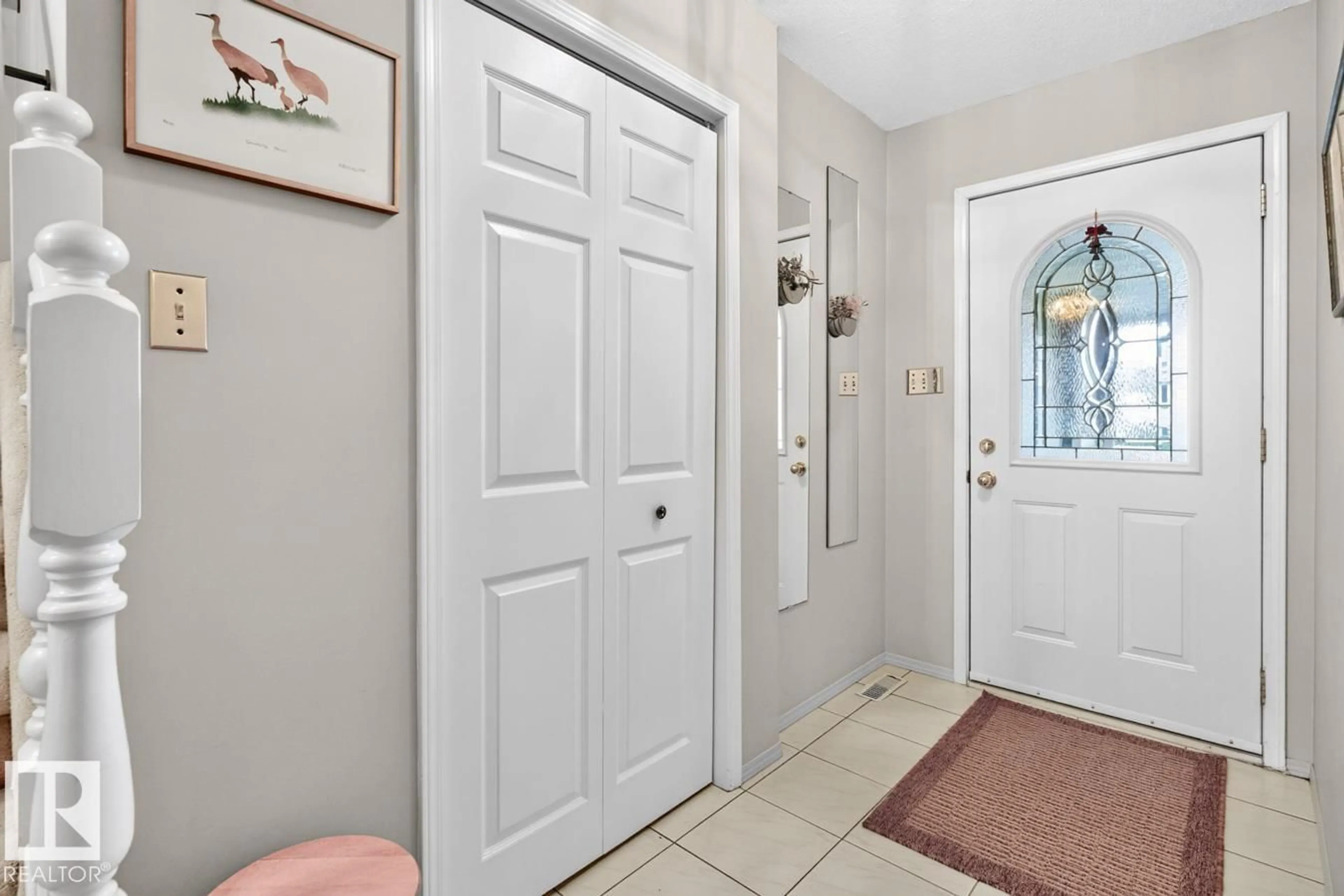 Indoor entryway for 64 MARLBORO DR, Spruce Grove Alberta T7X2N9