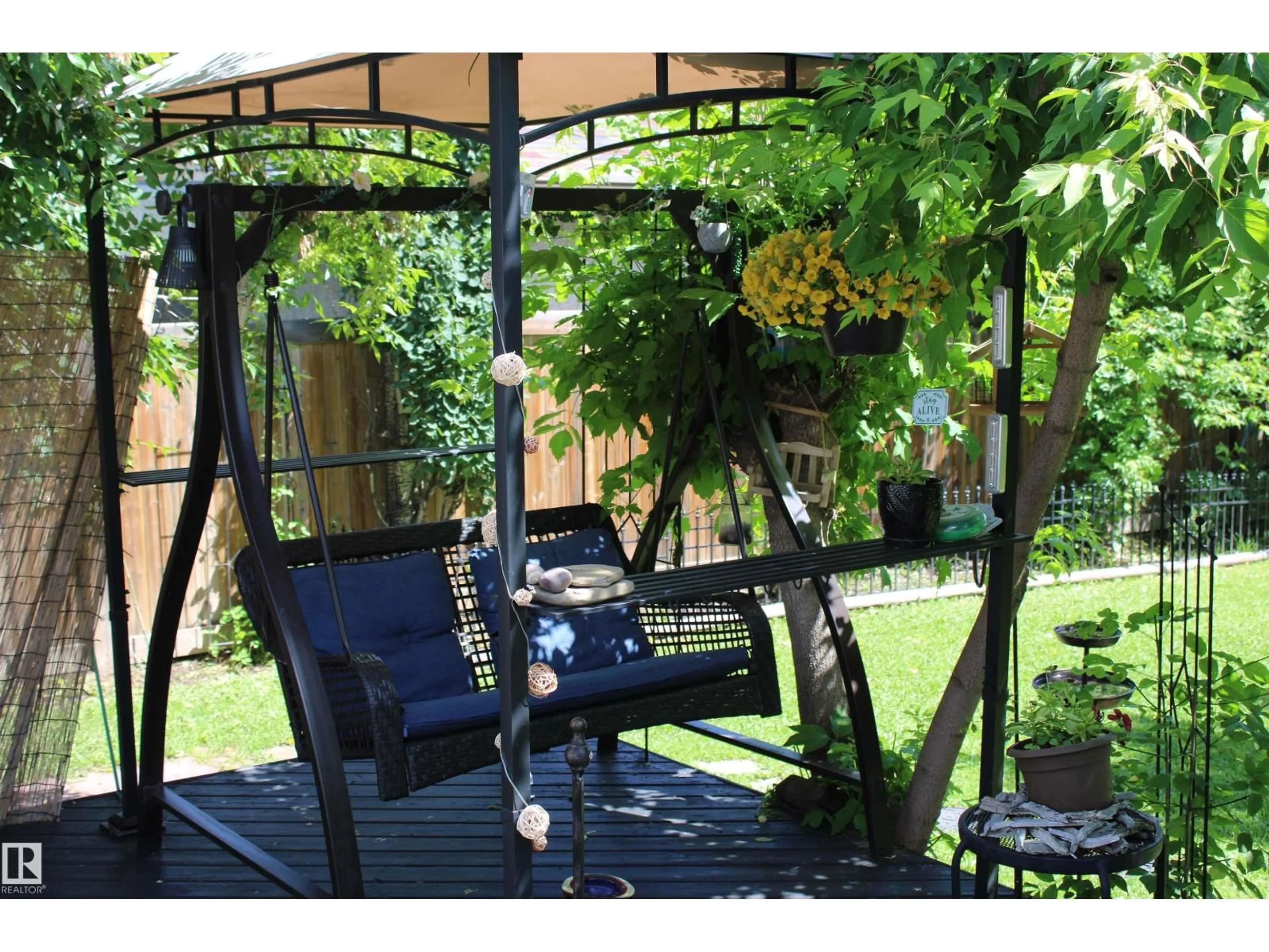 Patio, street for NW - 2007 67 ST, Edmonton Alberta T6K2H7