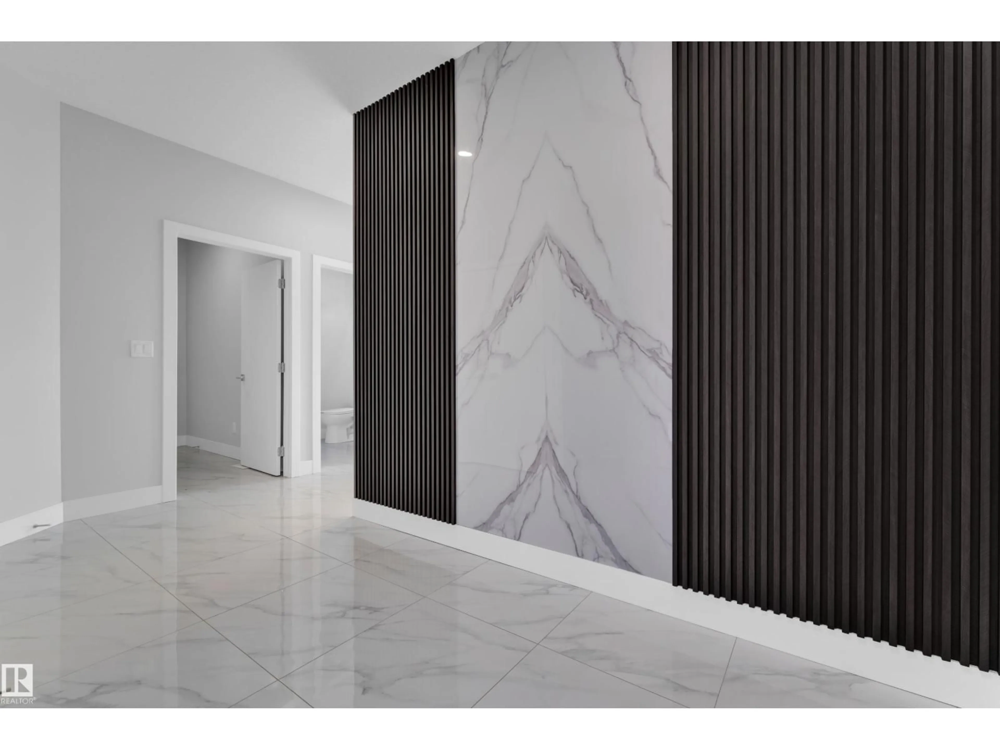 Indoor foyer for 13148 187 AVE, Edmonton Alberta T6V1B1