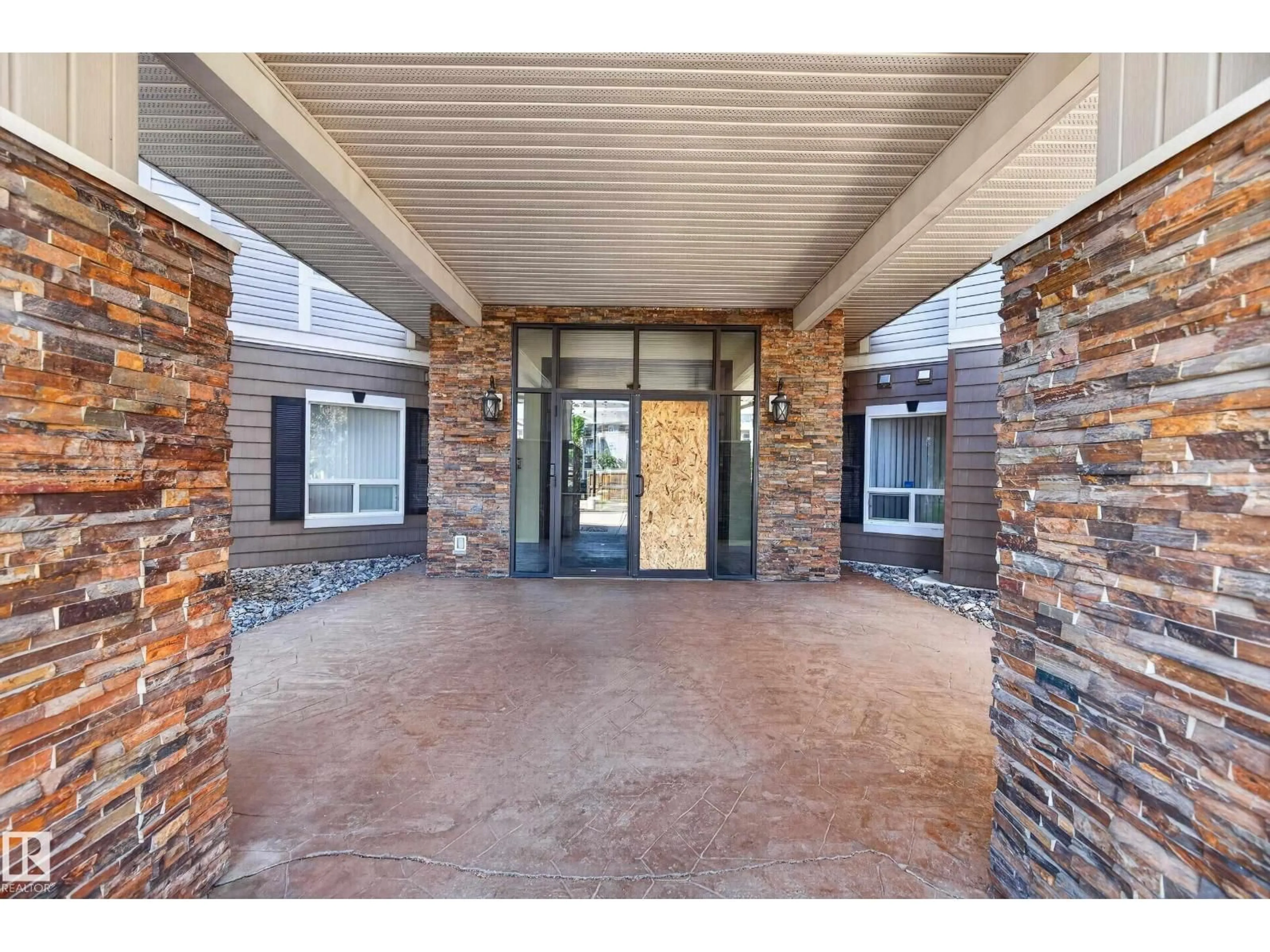 Indoor foyer for 7327 - 7121 SOUTH TERWILLEGAR DR, Edmonton Alberta T6R0L8