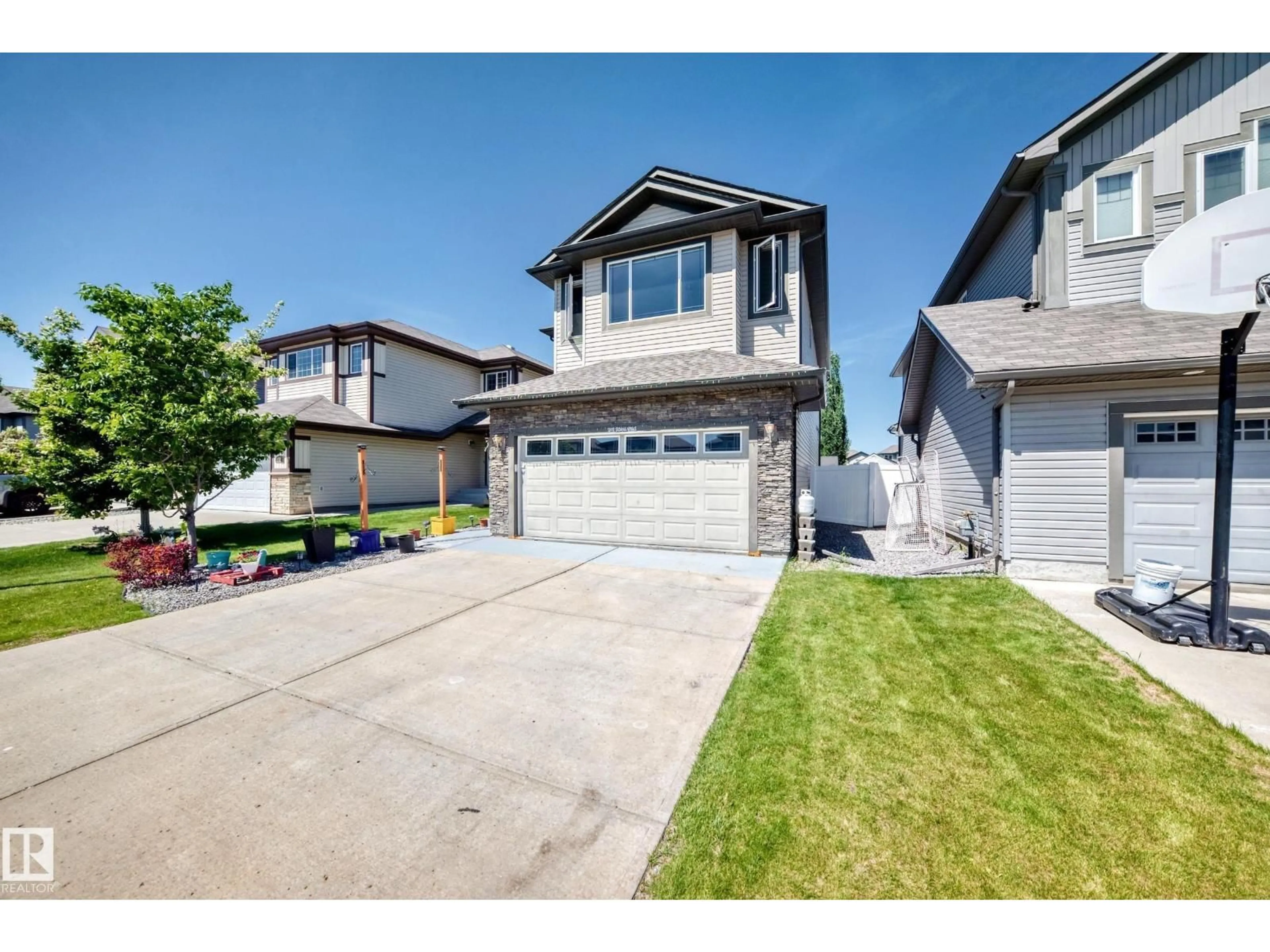 Unknown for 12410 171A AV, Edmonton Alberta T5X0E7
