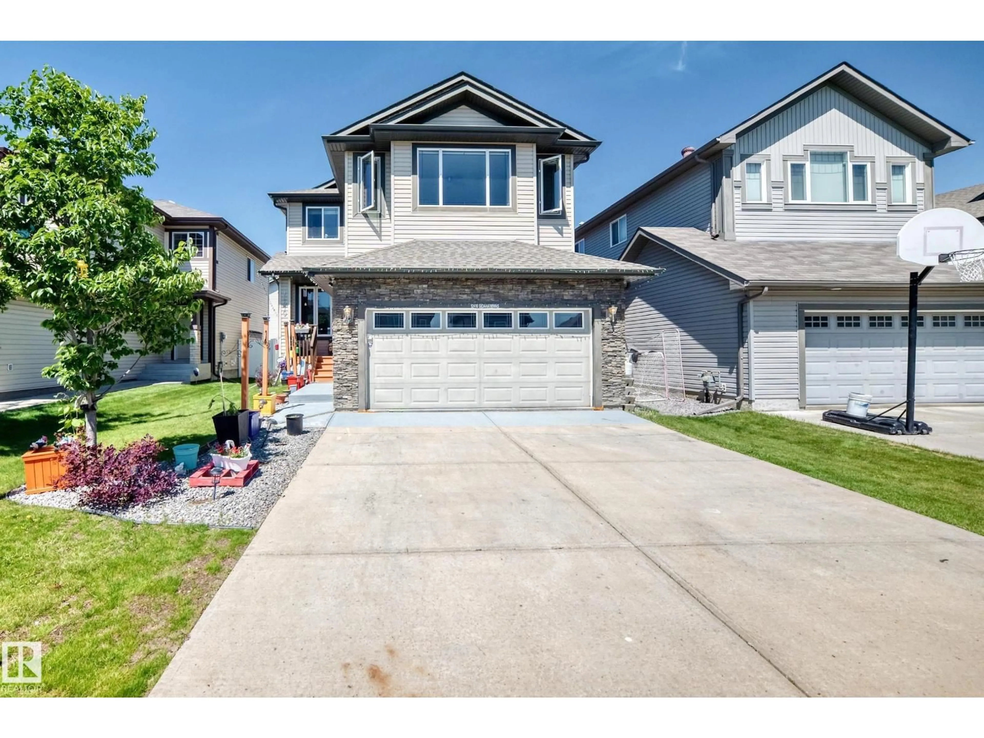 Unknown for 12410 171A AV, Edmonton Alberta T5X0E7