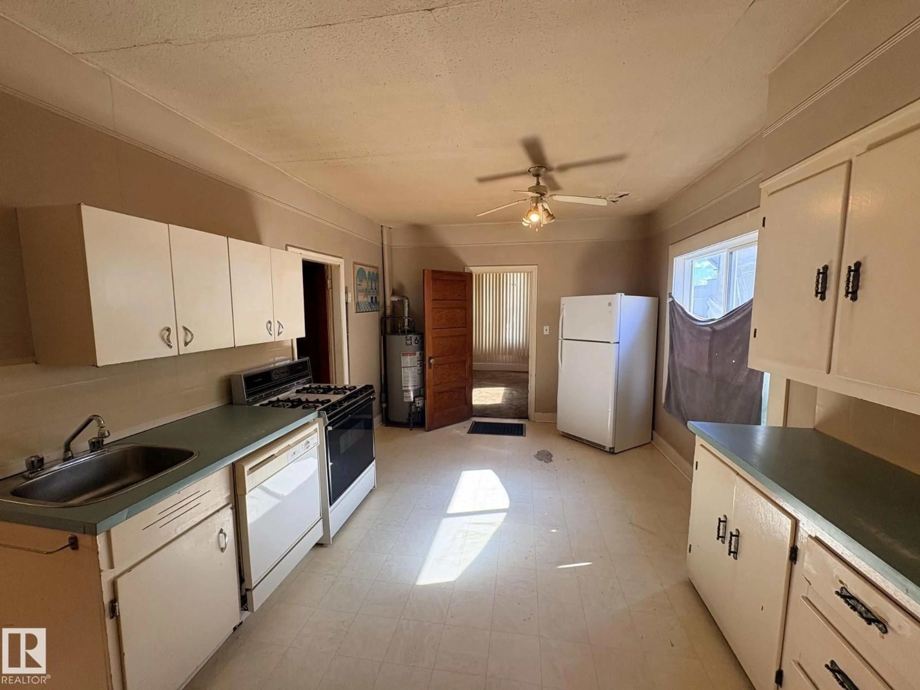 Unknown for 5103 50 AV, Bonnyville Town Alberta T9N2G9