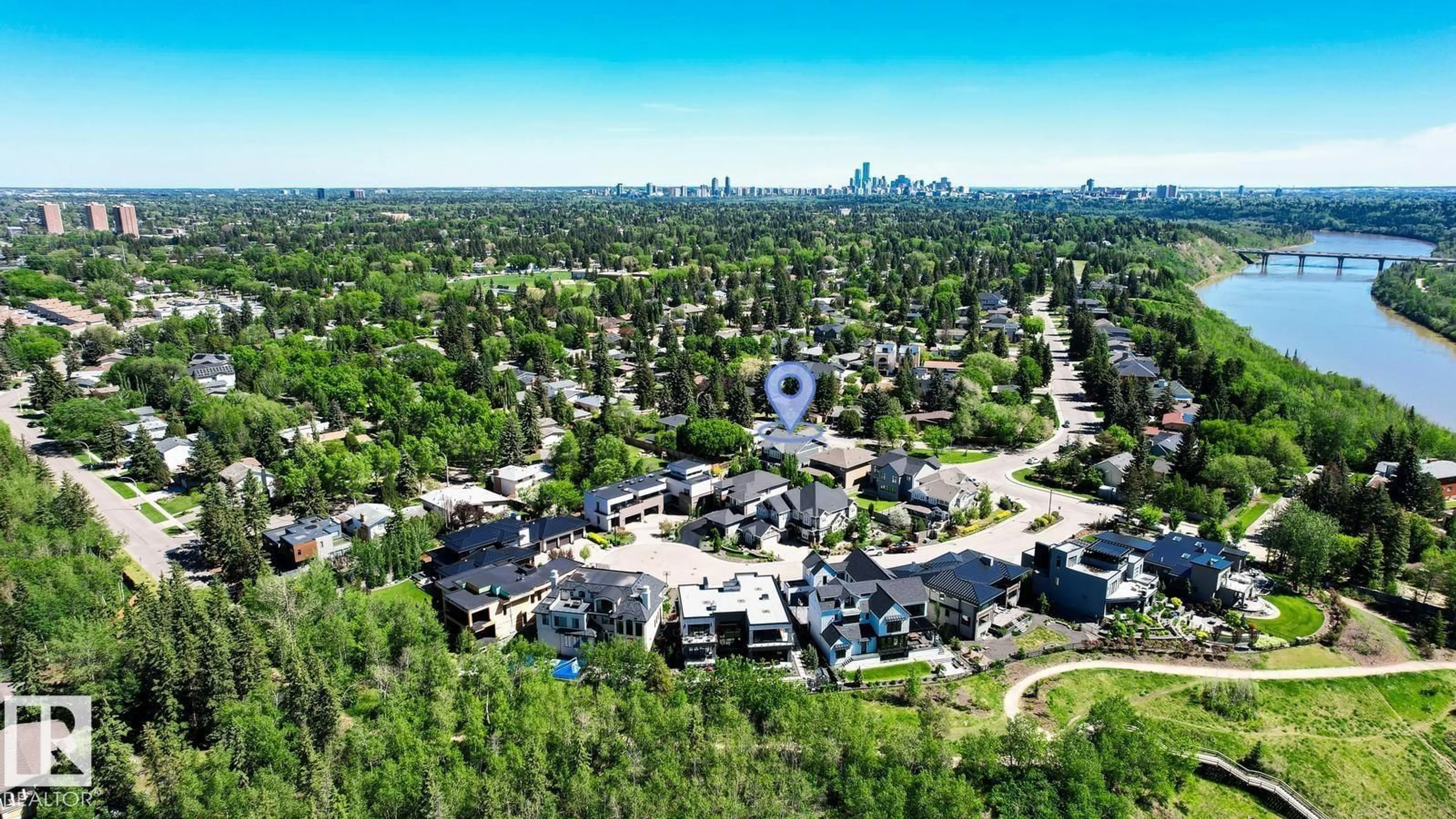A pic from outside/outdoor area/front of a property/back of a property/a pic from drone, unknown for 7216 156 ST, Edmonton Alberta T5R4K8